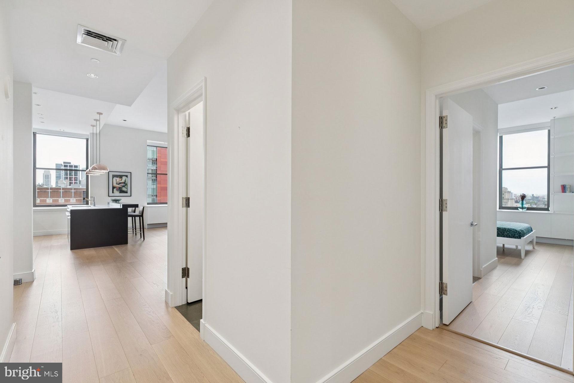 WASHINGTON SQ - Residential