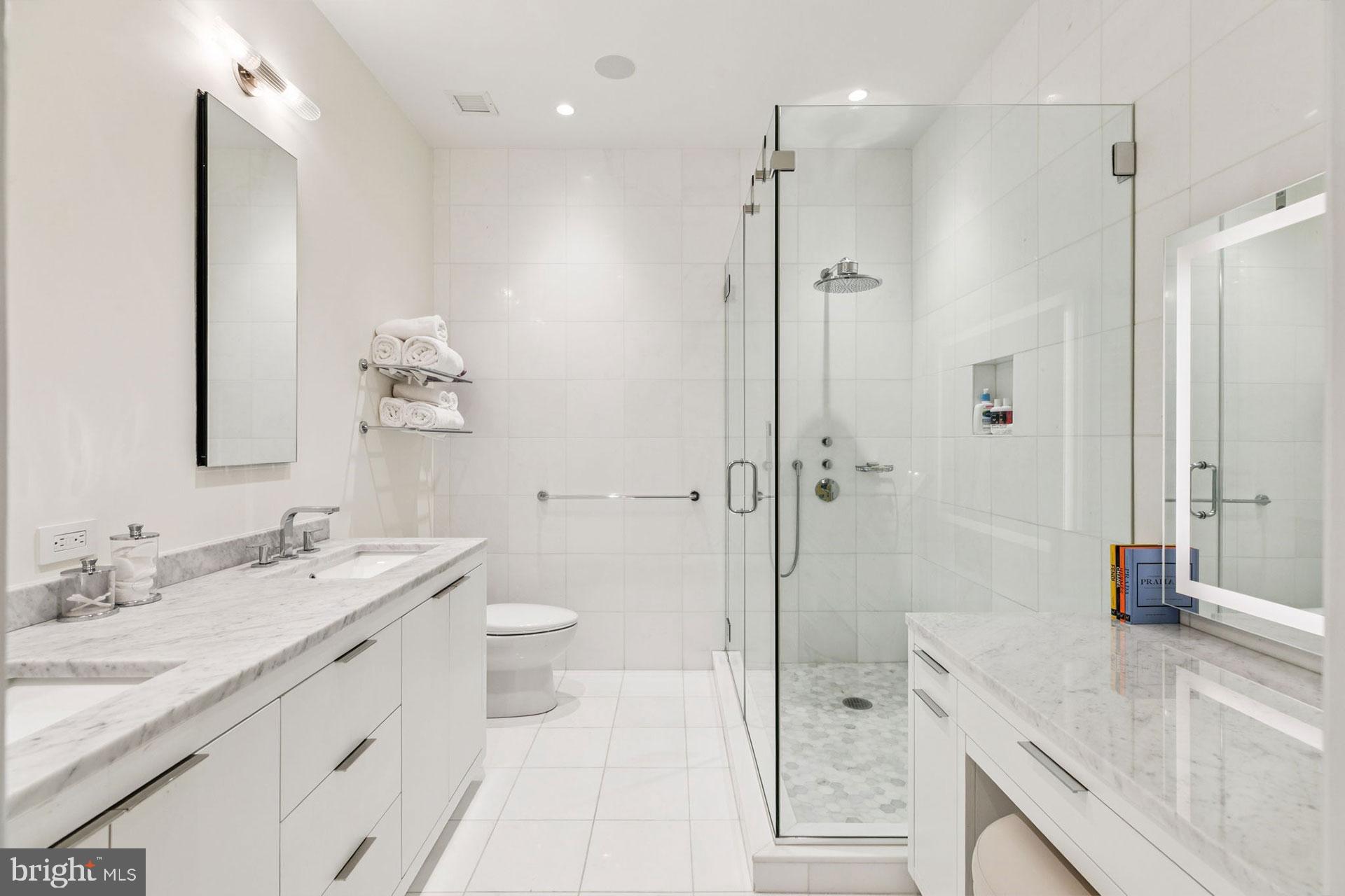 WASHINGTON SQ - Residential