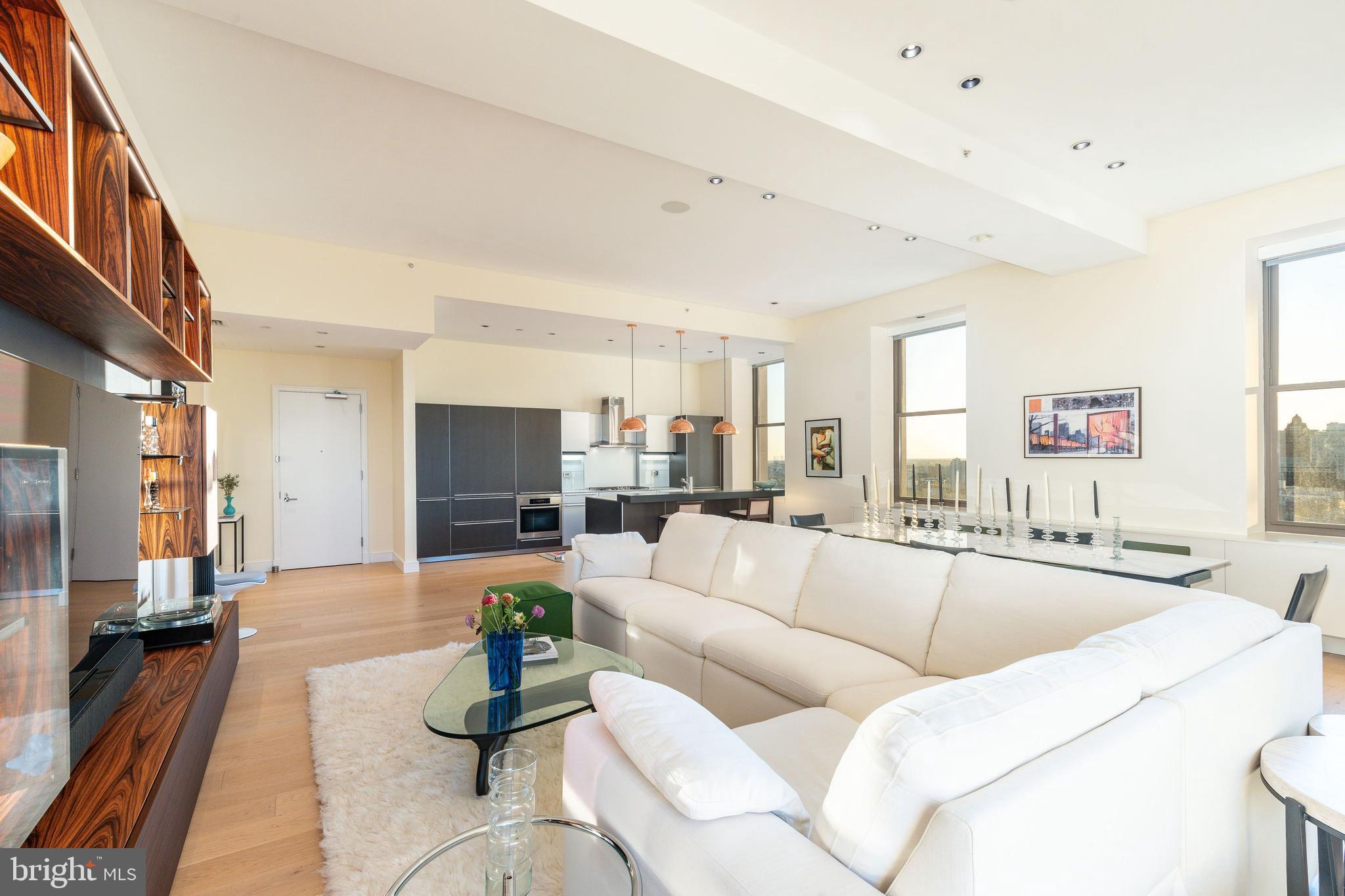 WASHINGTON SQ - Residential