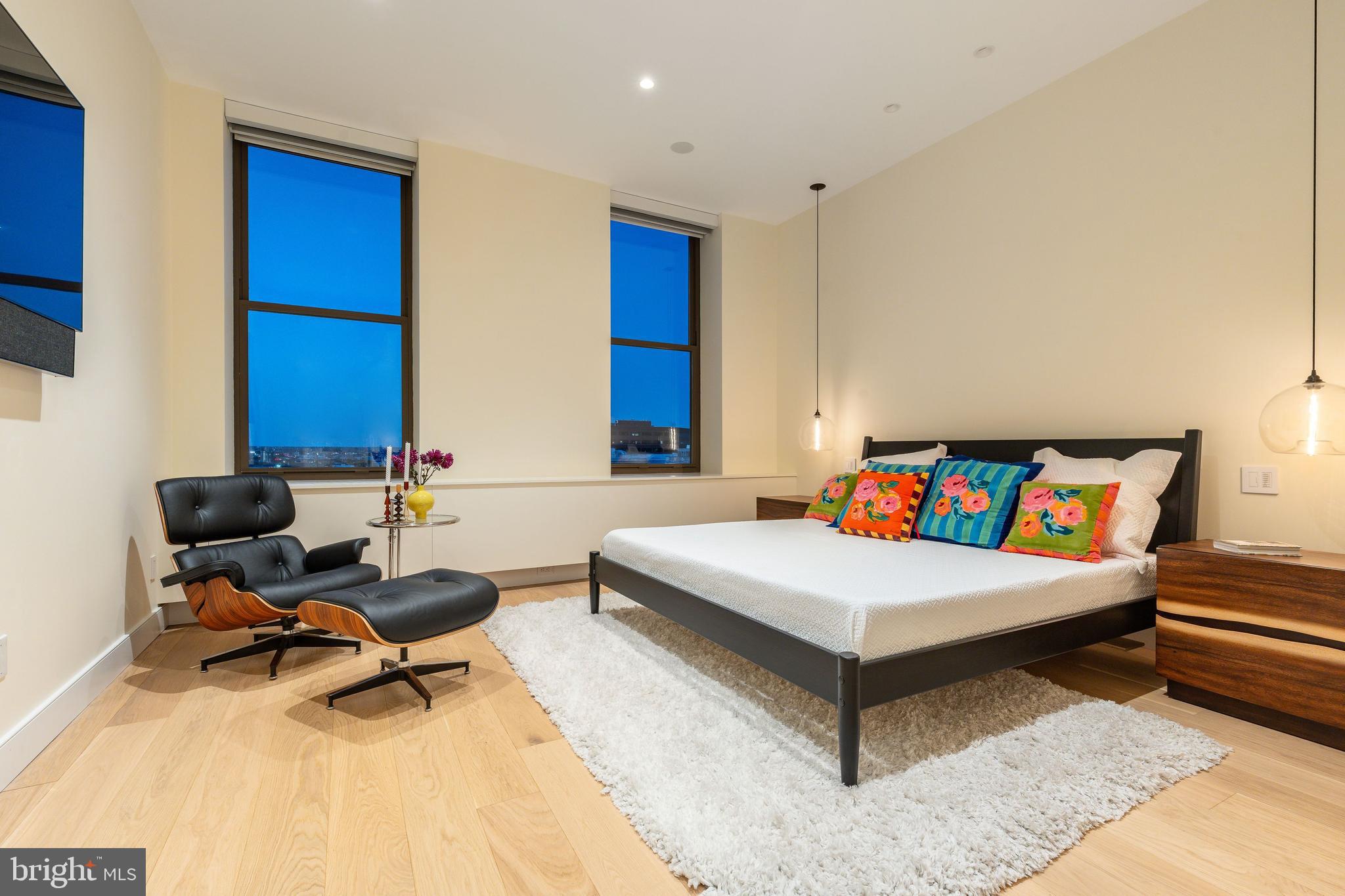 WASHINGTON SQ - Residential