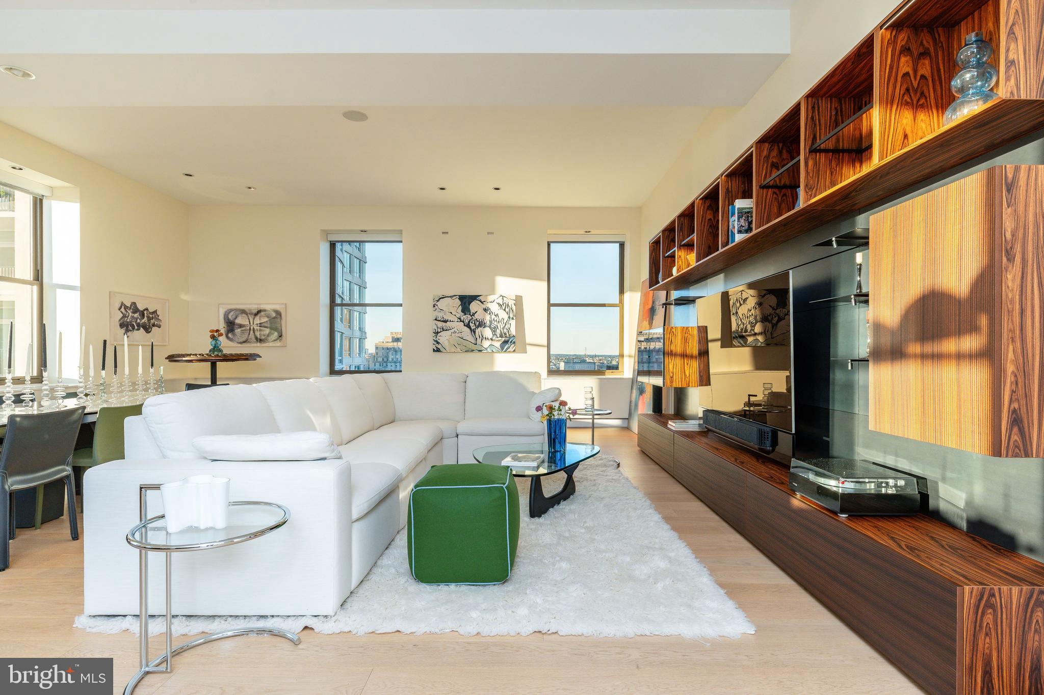 WASHINGTON SQ - Residential