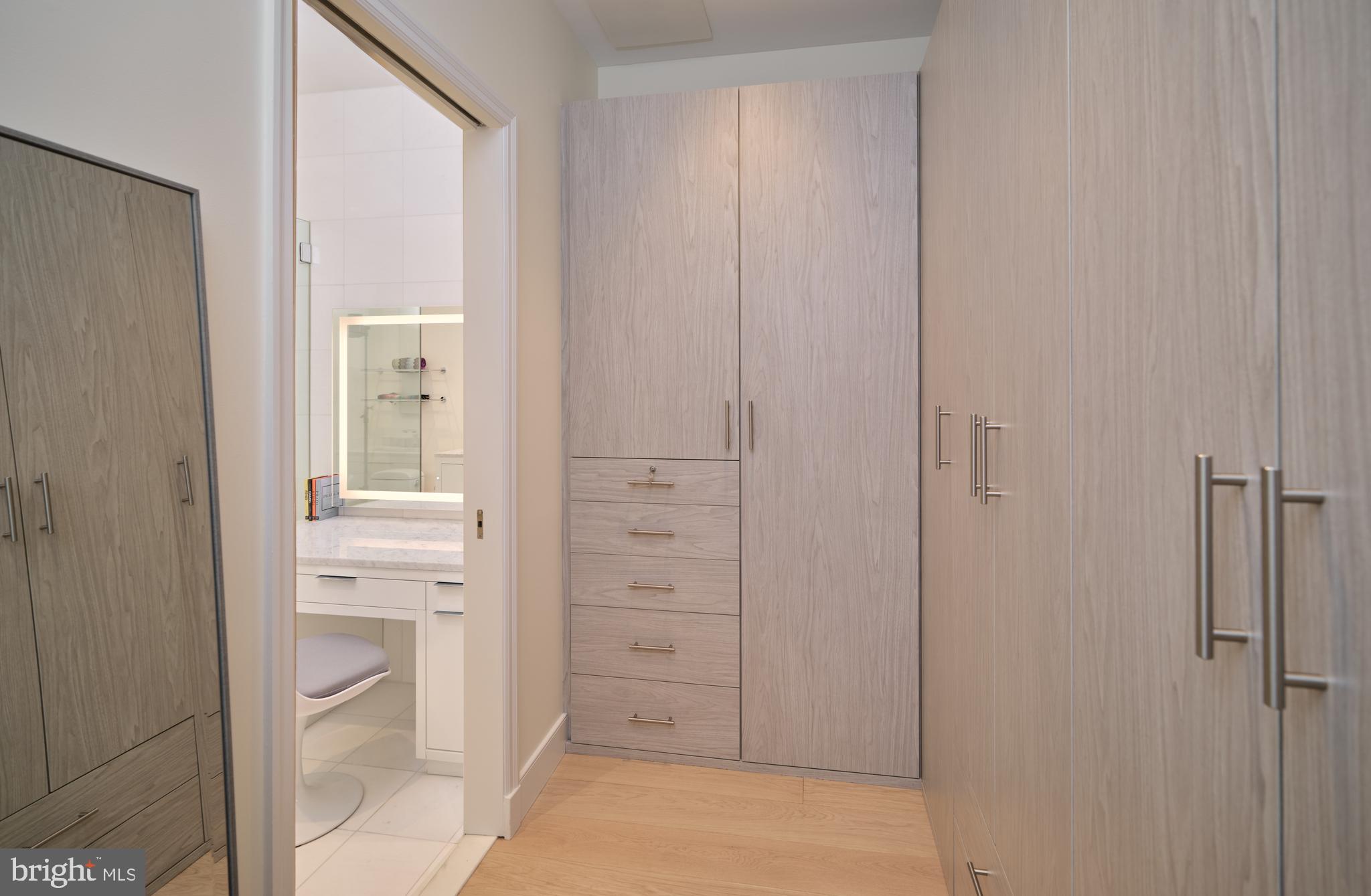 WASHINGTON SQ - Residential