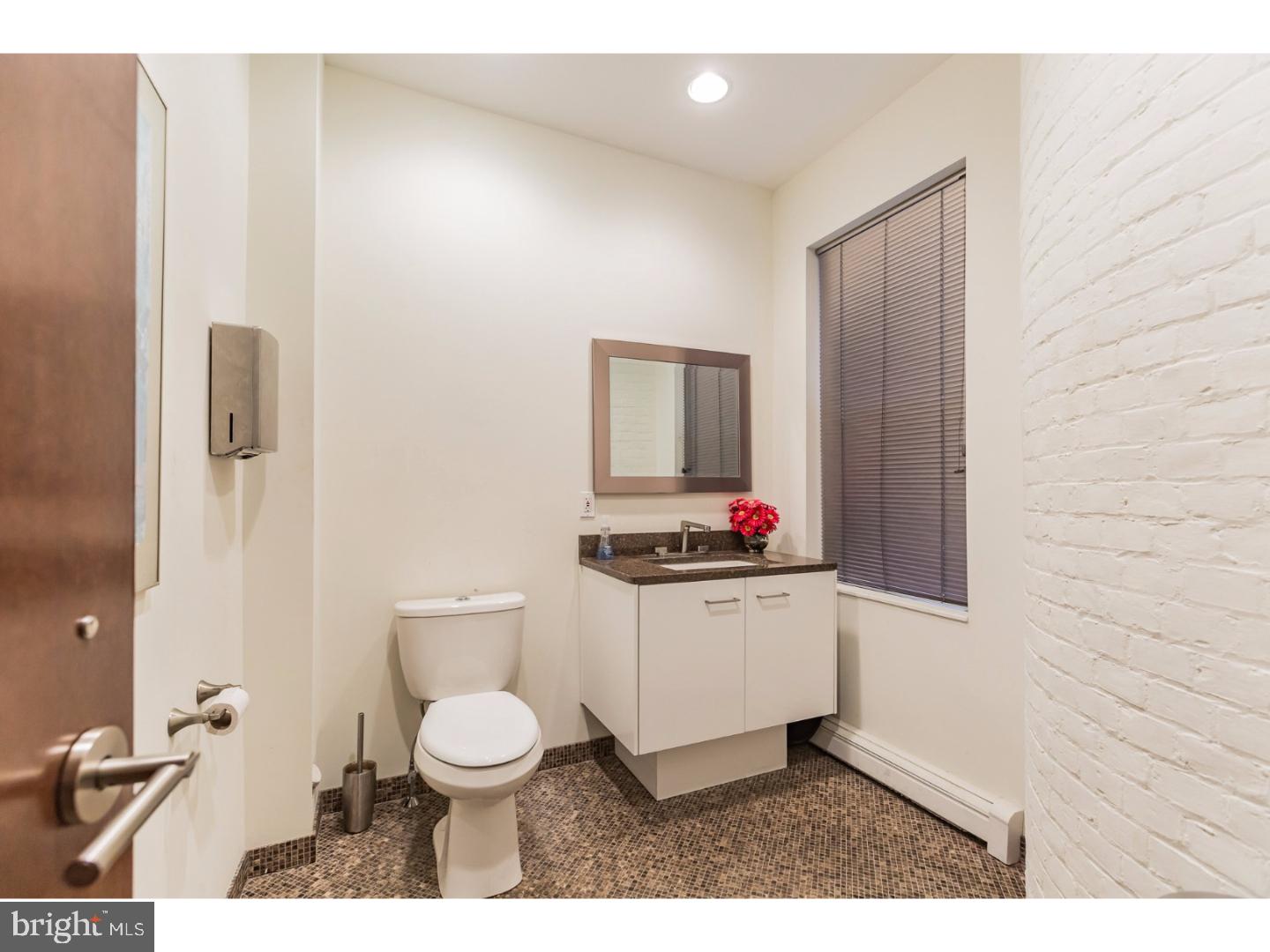 RITTENHOUSE SQUARE - Commercial Sale