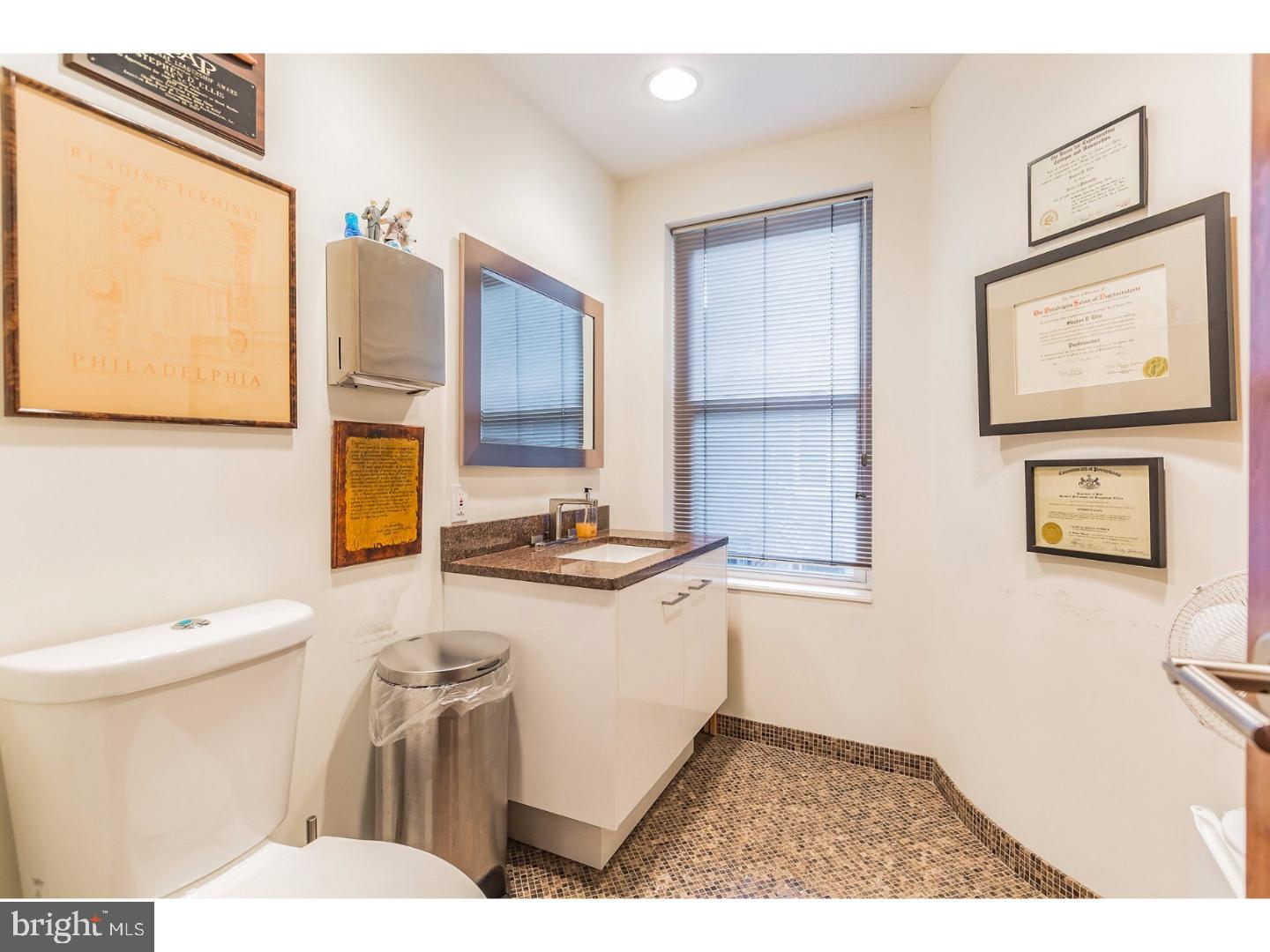 RITTENHOUSE SQUARE - Commercial Sale