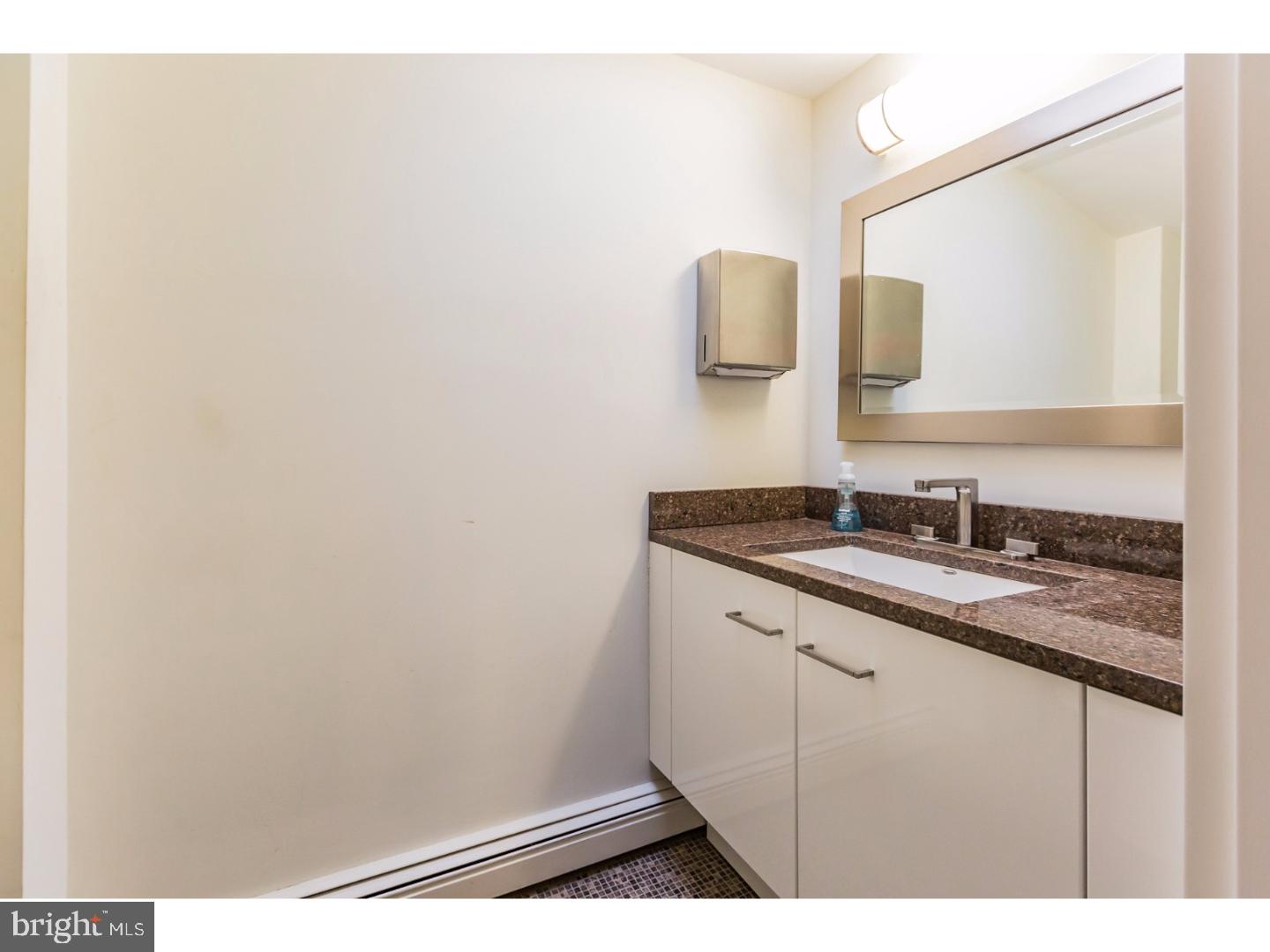 RITTENHOUSE SQUARE - Commercial Sale