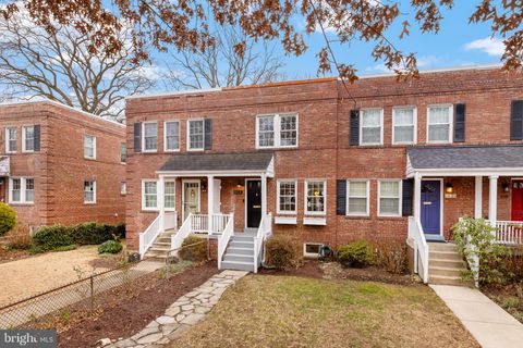 511 E NELSON AVENUE ALEXANDRIA VA 22301