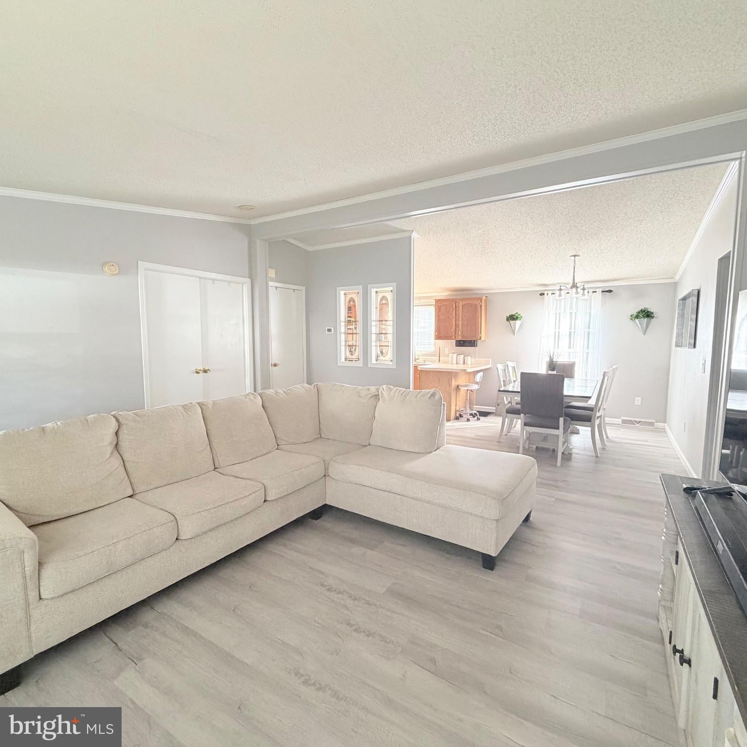 59 MEADOWVIEW DRIVE