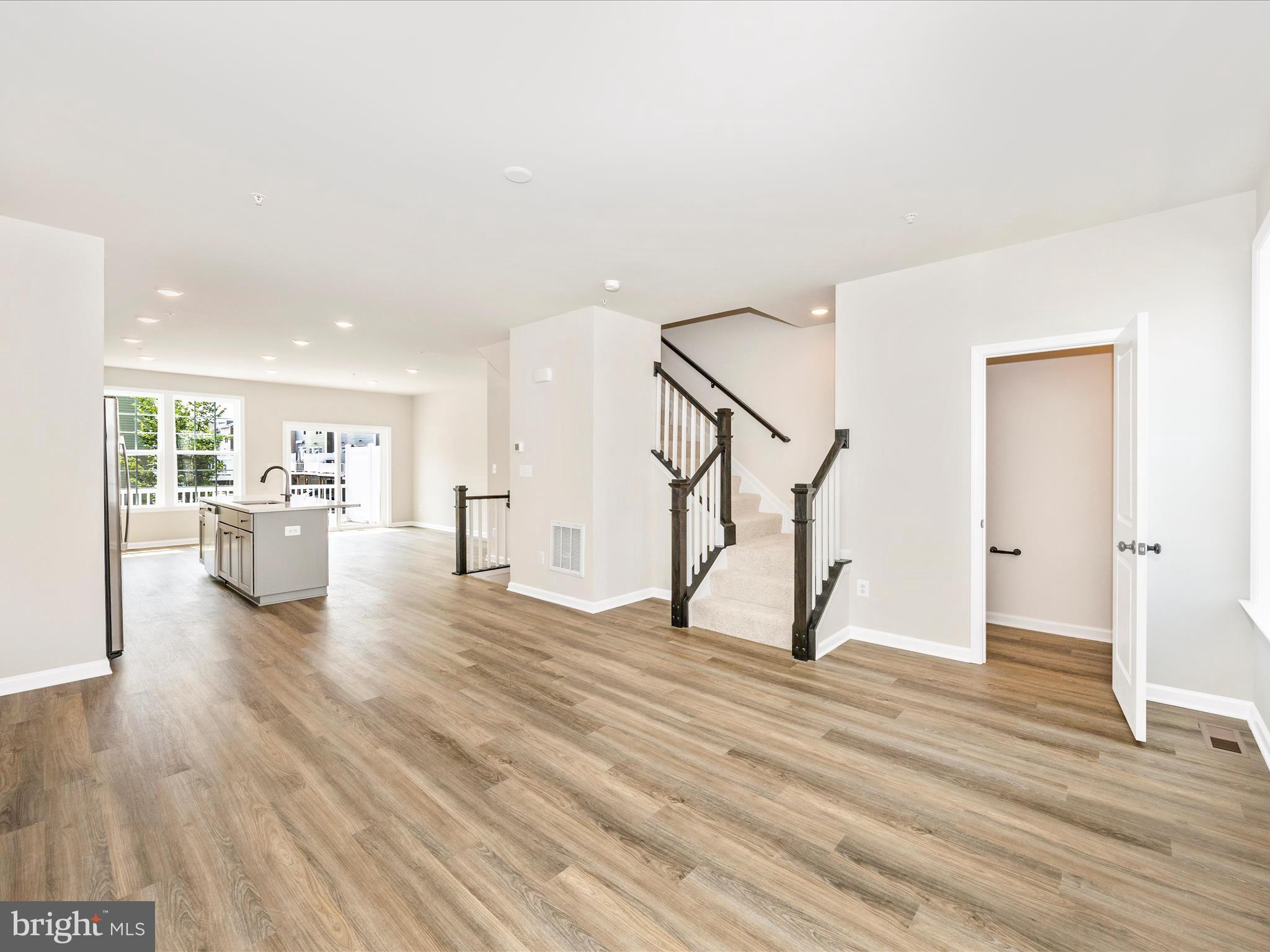 SPRING BANK - Residential