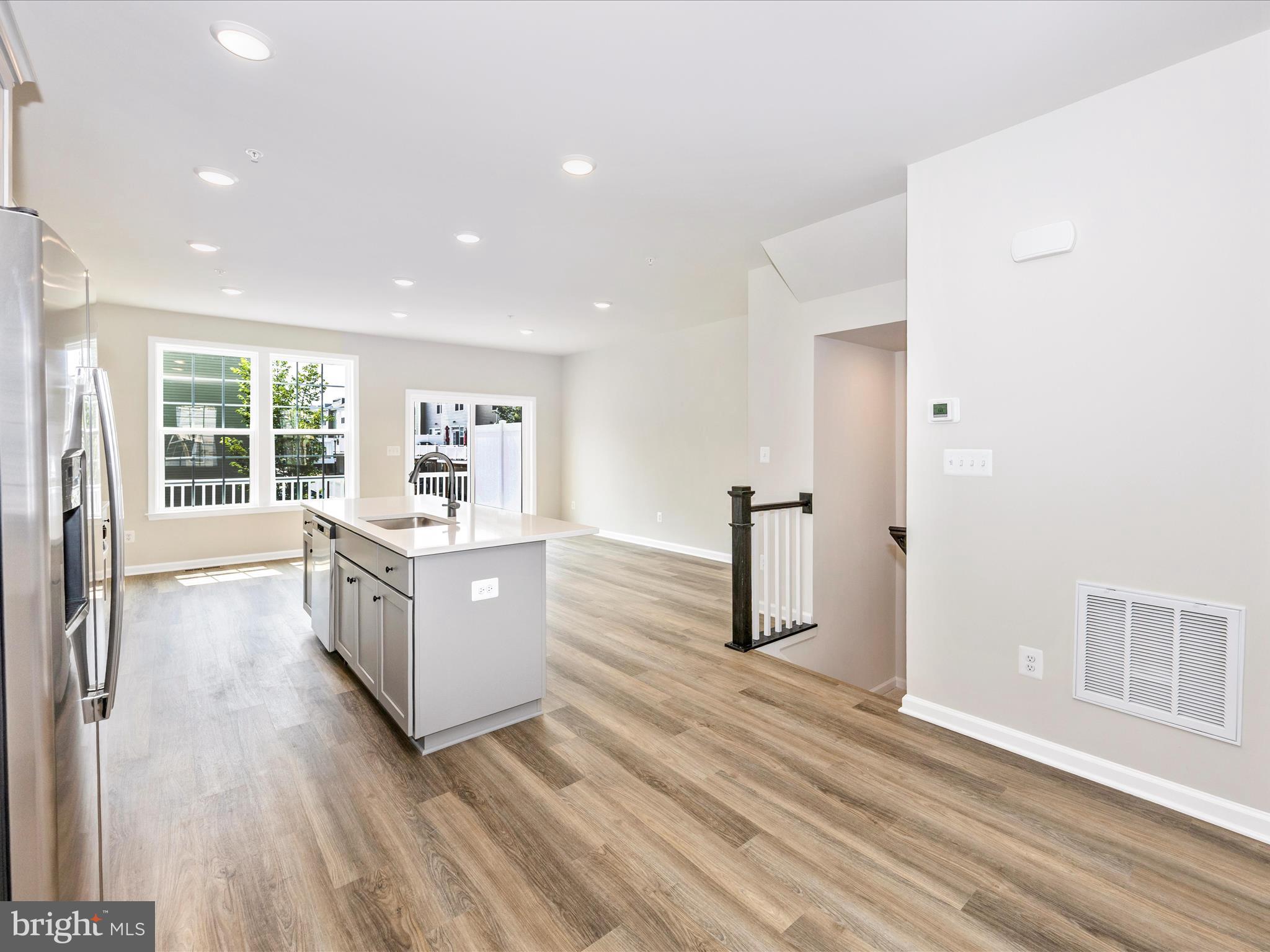 SPRING BANK - Residential