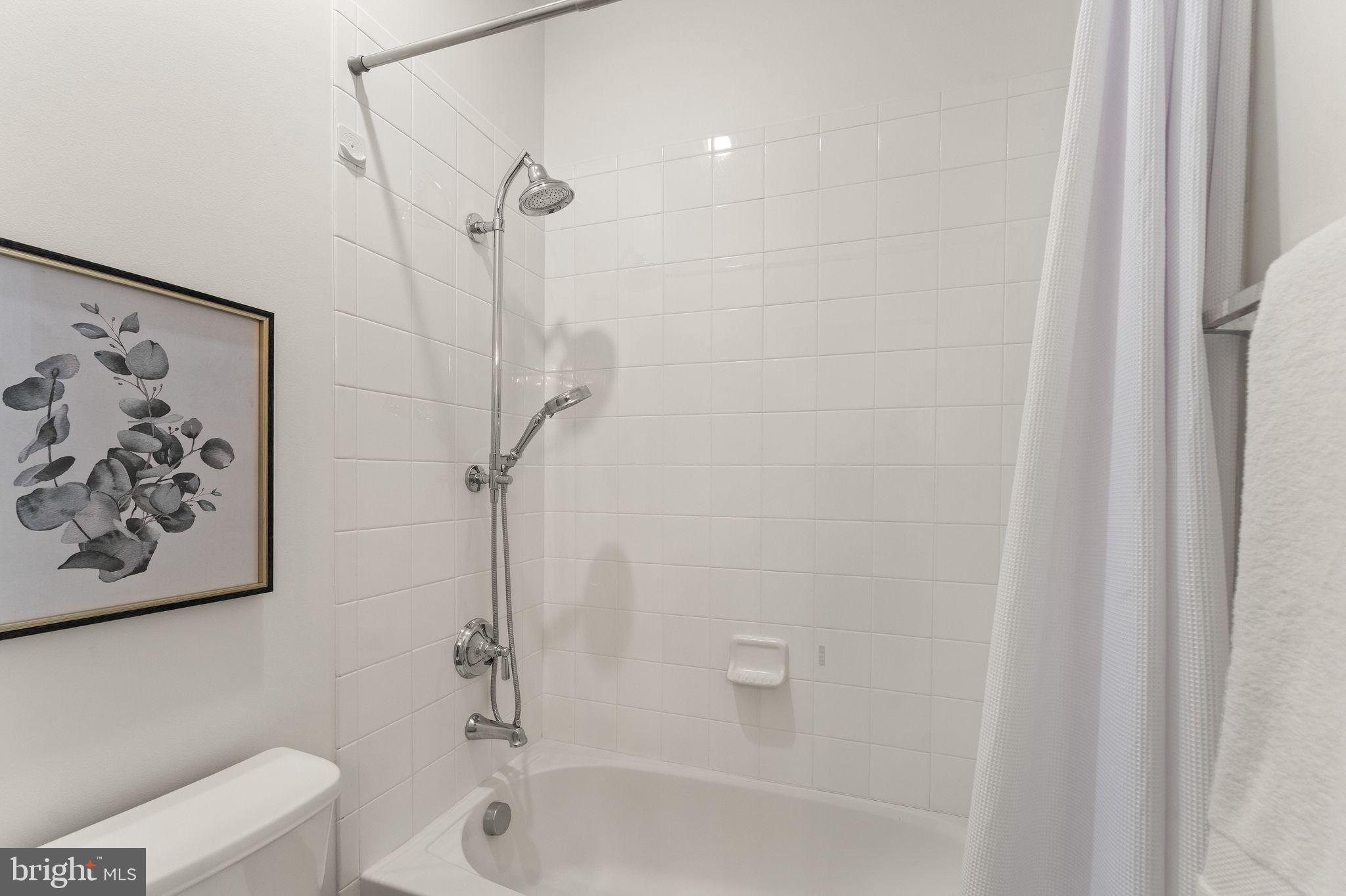 CREIGHTON FARMS - Residential