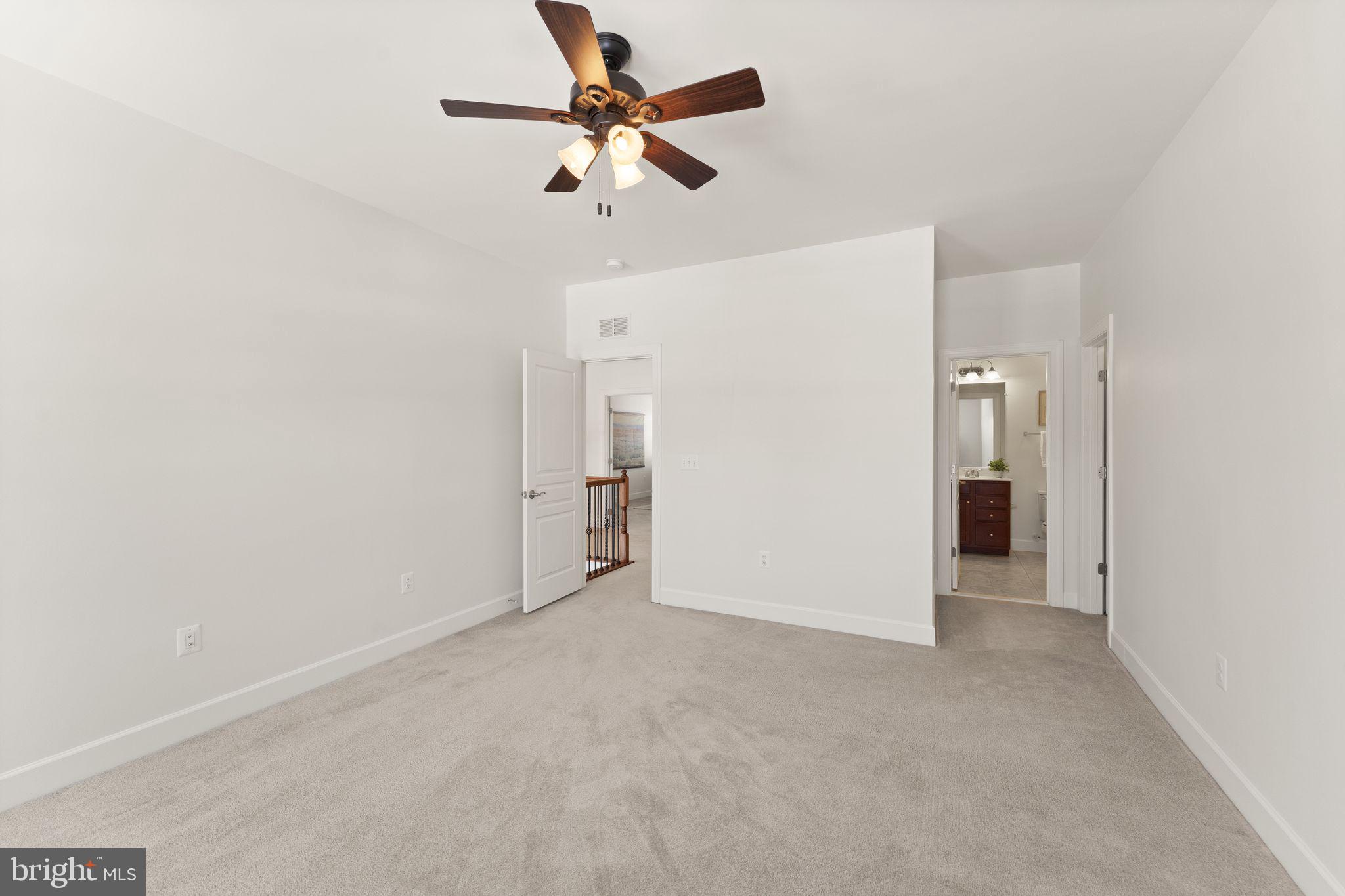 CREIGHTON FARMS - Residential