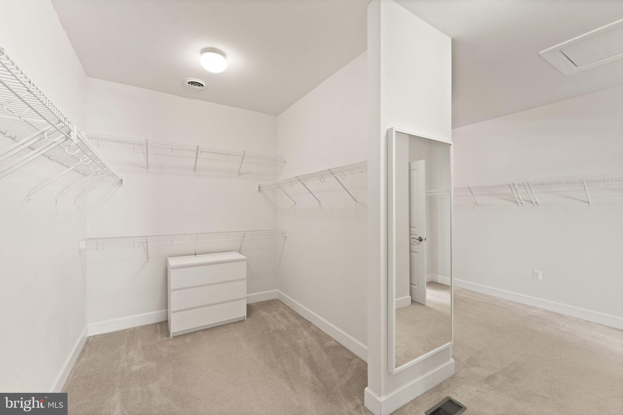 CREIGHTON FARMS - Residential