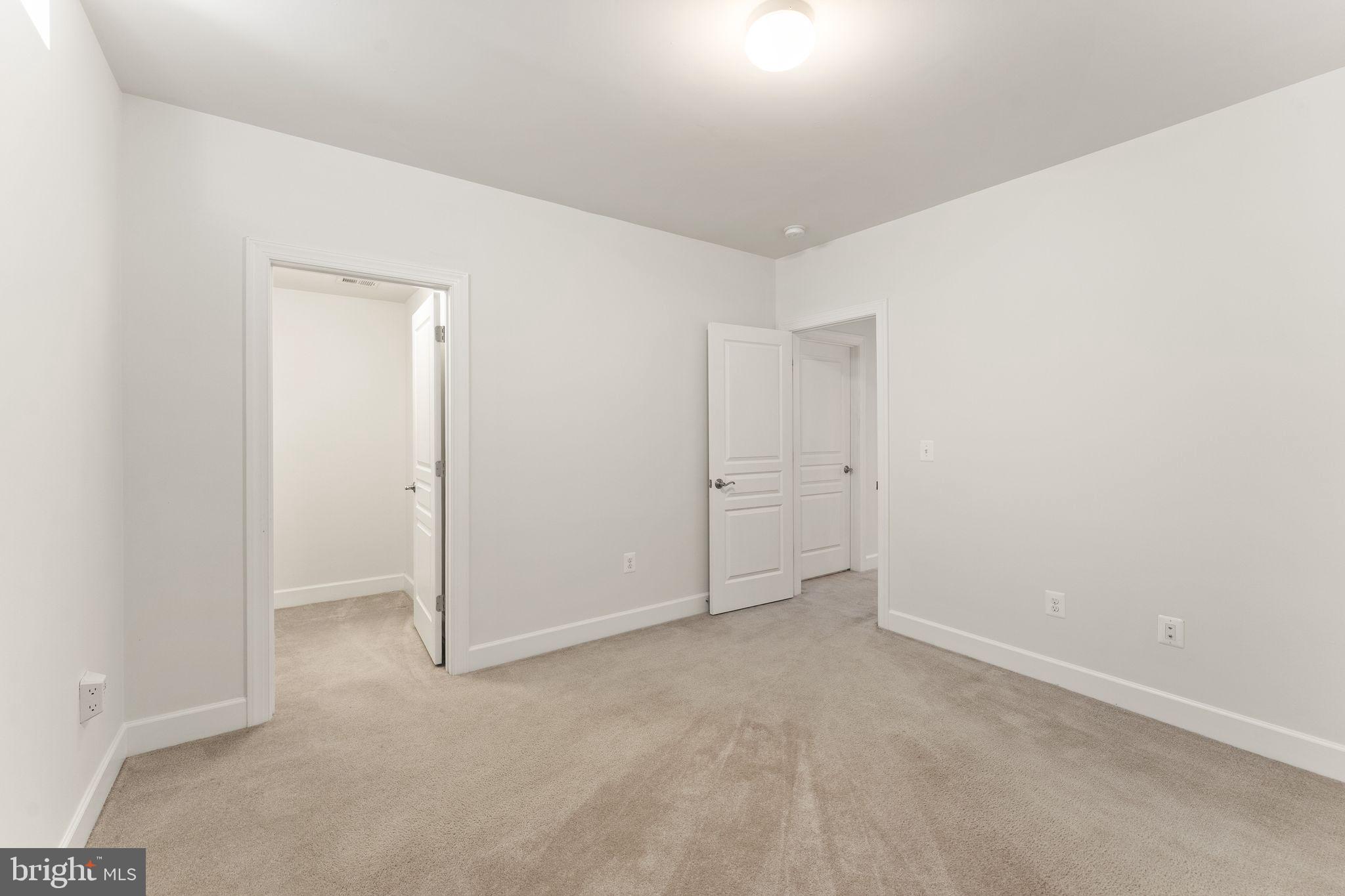 CREIGHTON FARMS - Residential