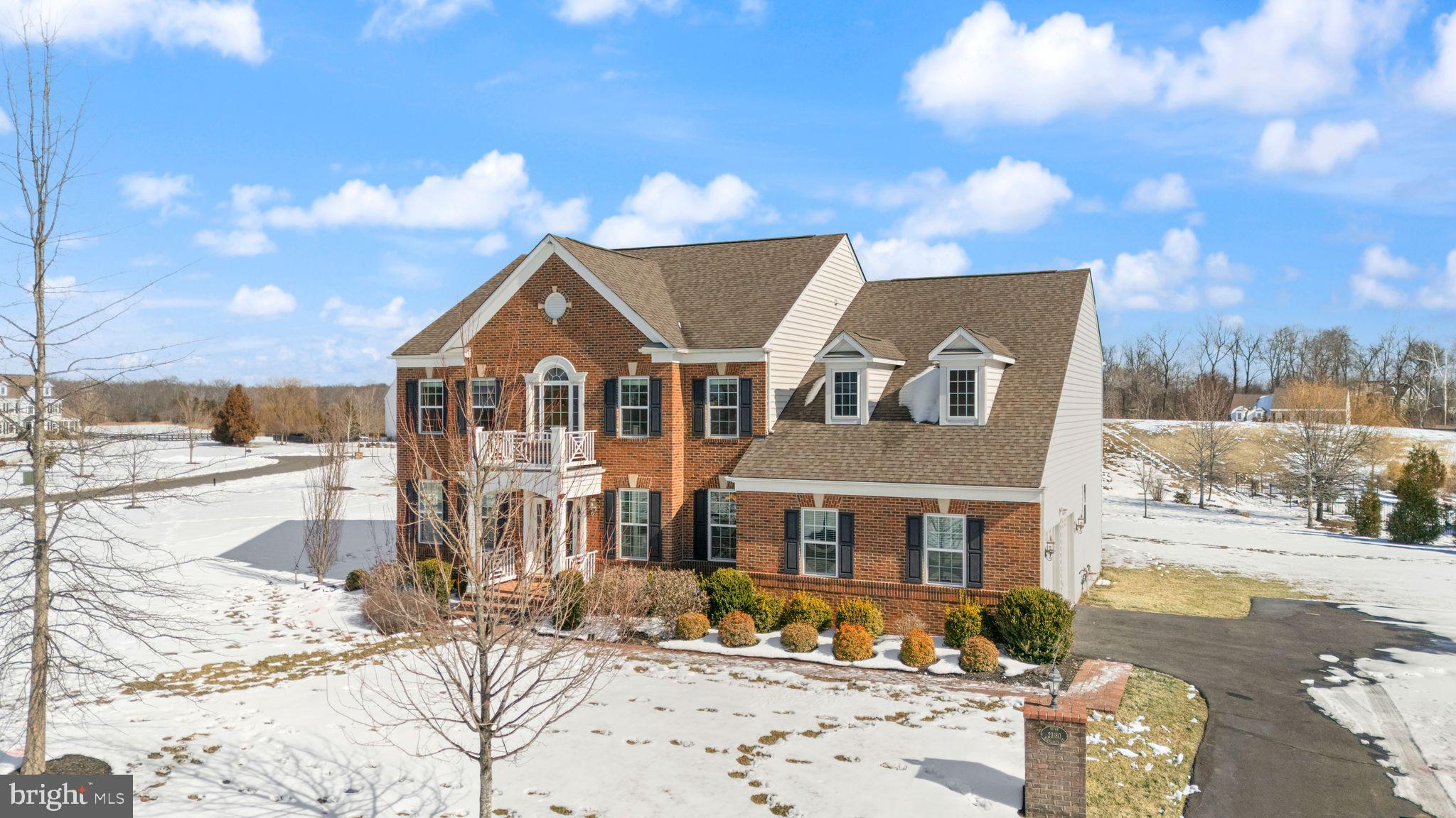 CREIGHTON FARMS - Residential