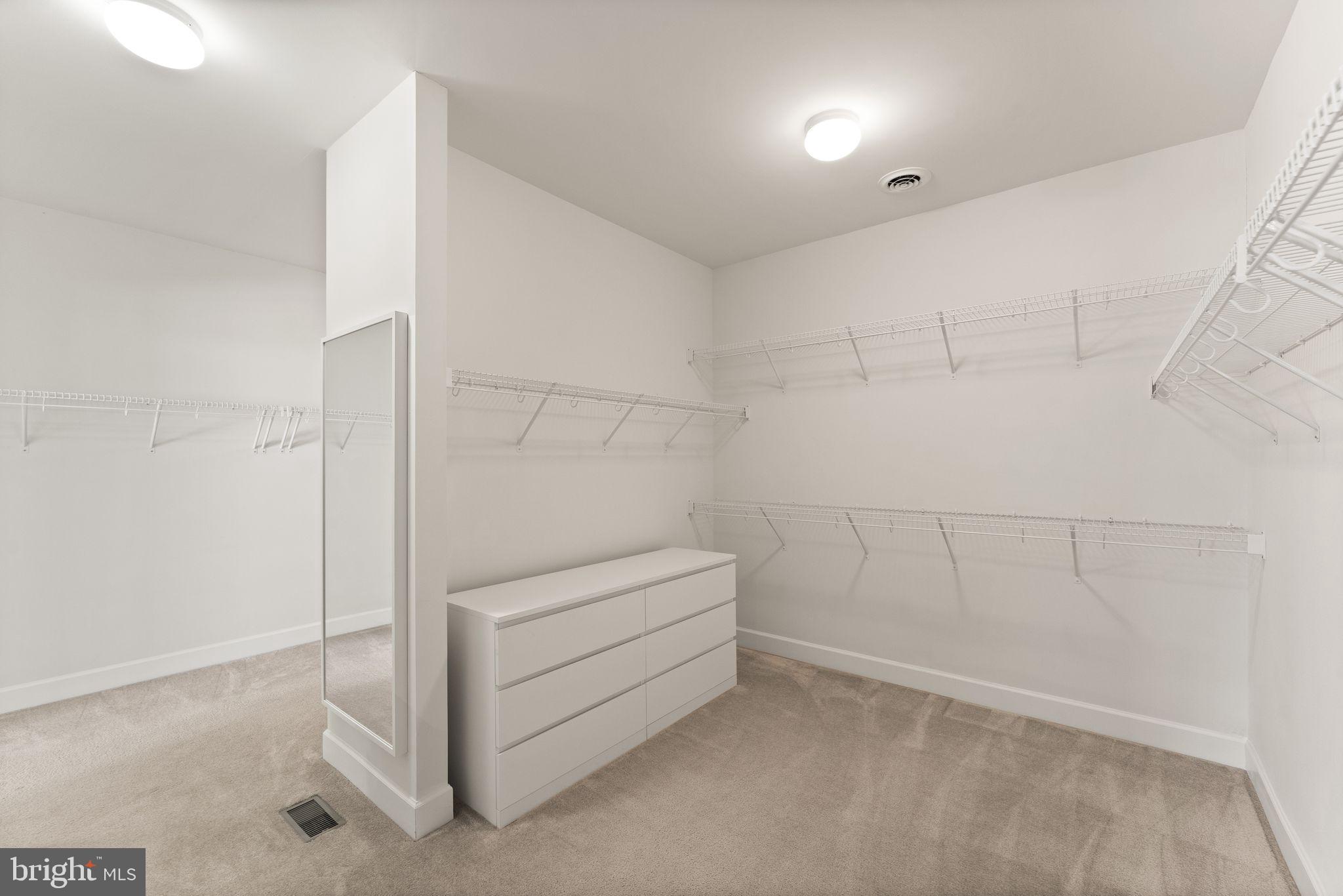 CREIGHTON FARMS - Residential