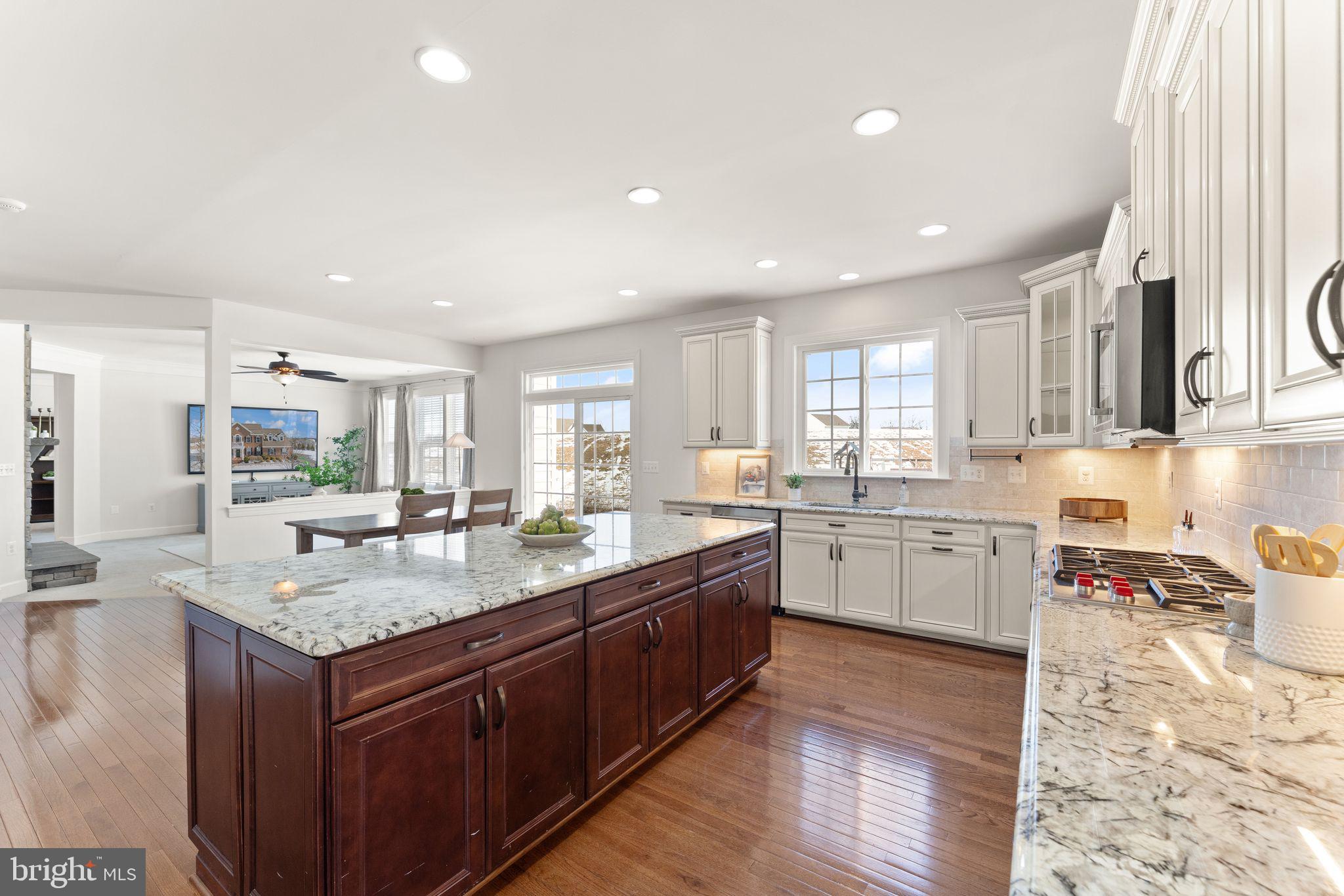 CREIGHTON FARMS - Residential