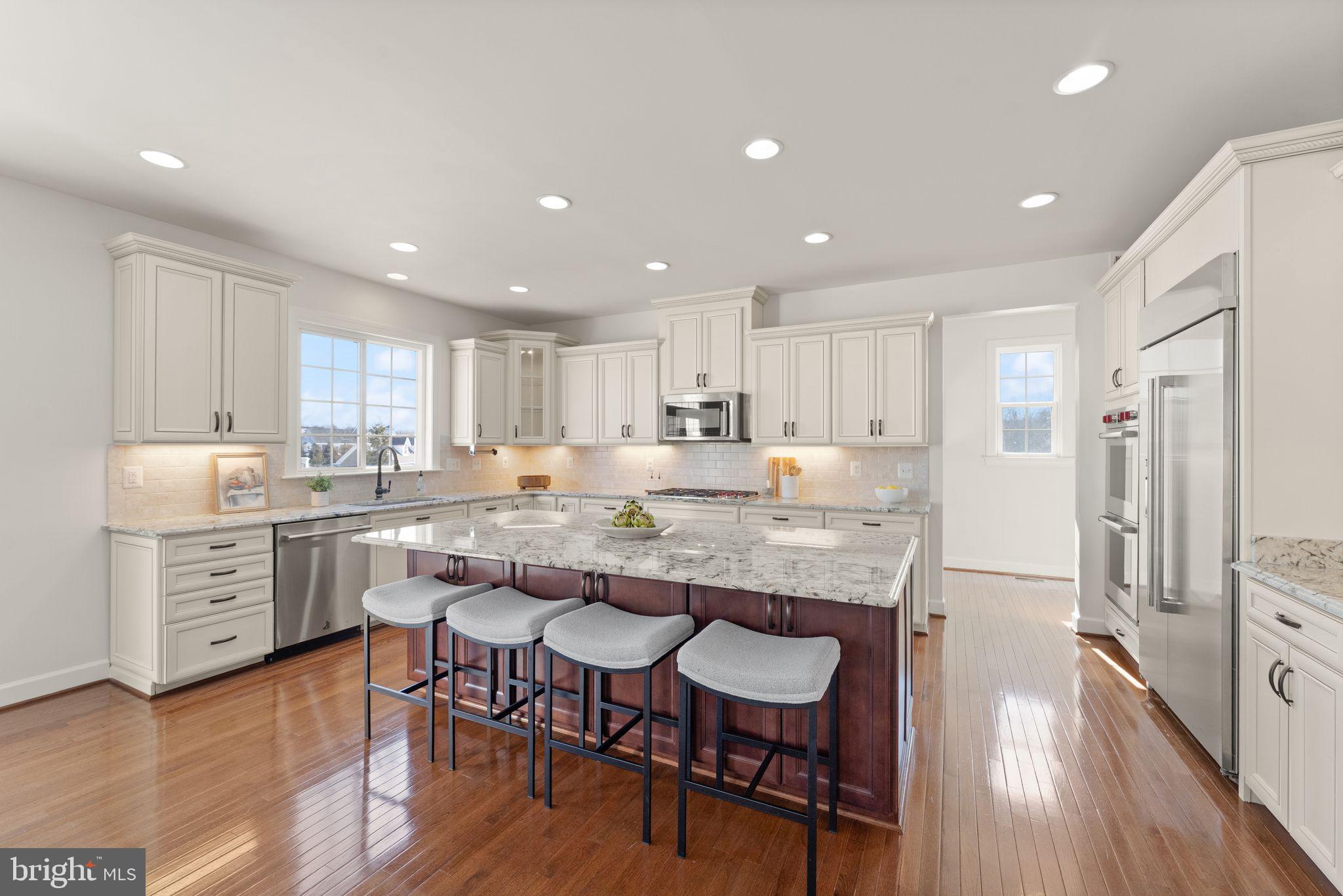 CREIGHTON FARMS - Residential