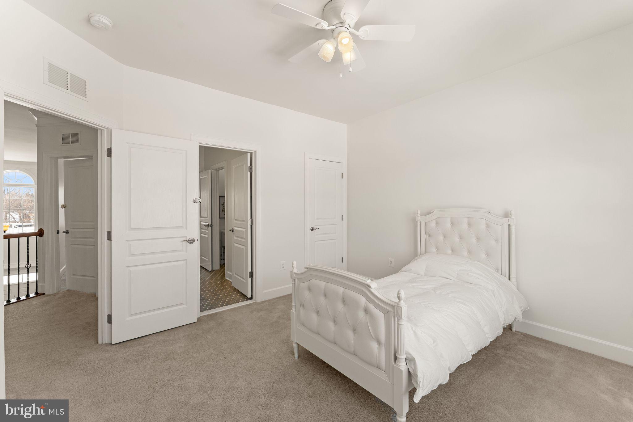 CREIGHTON FARMS - Residential