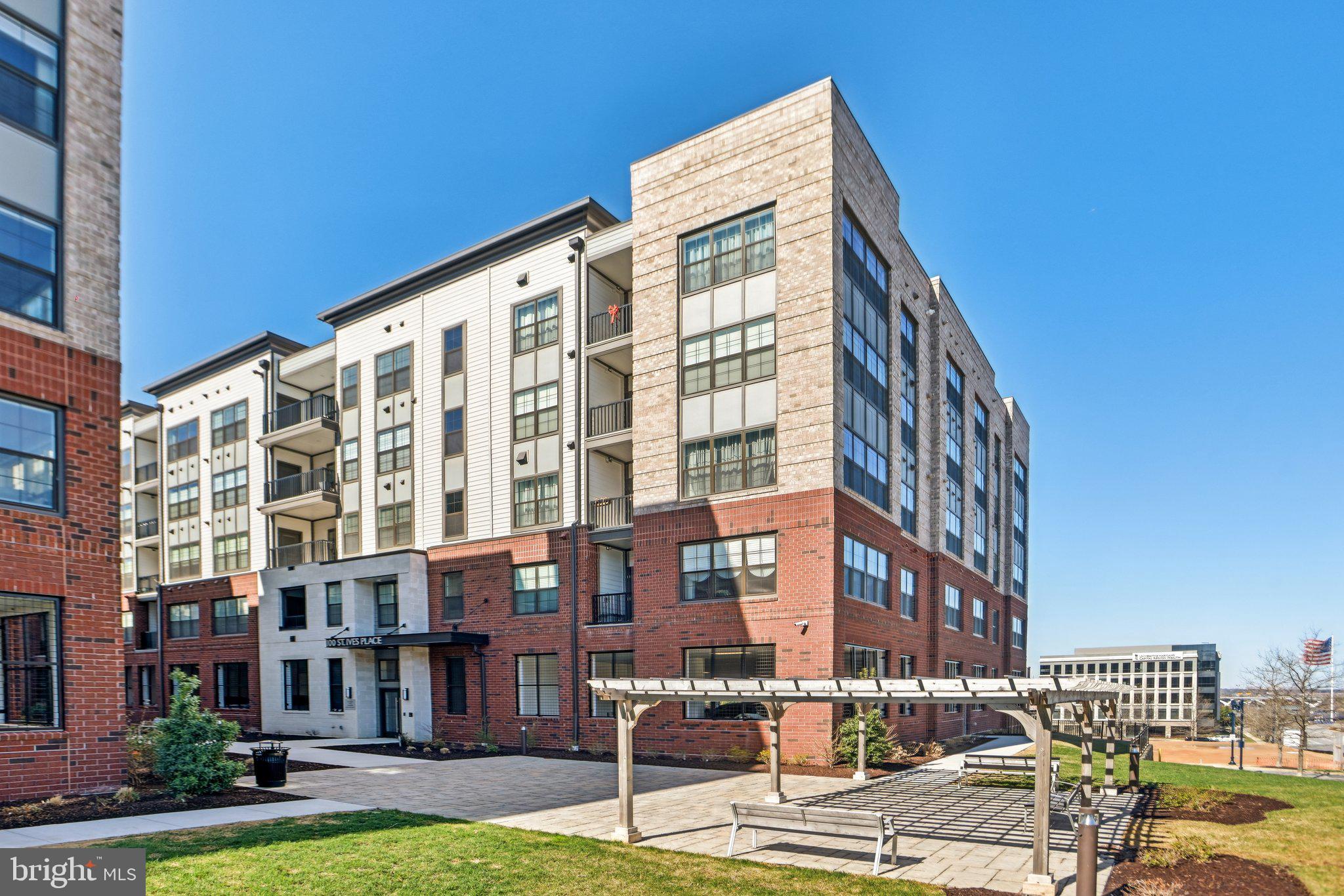 100 SAINT IVES PLACE 306