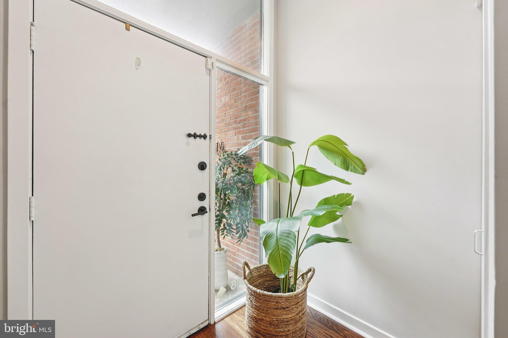 816 N NEWKIRK STREET