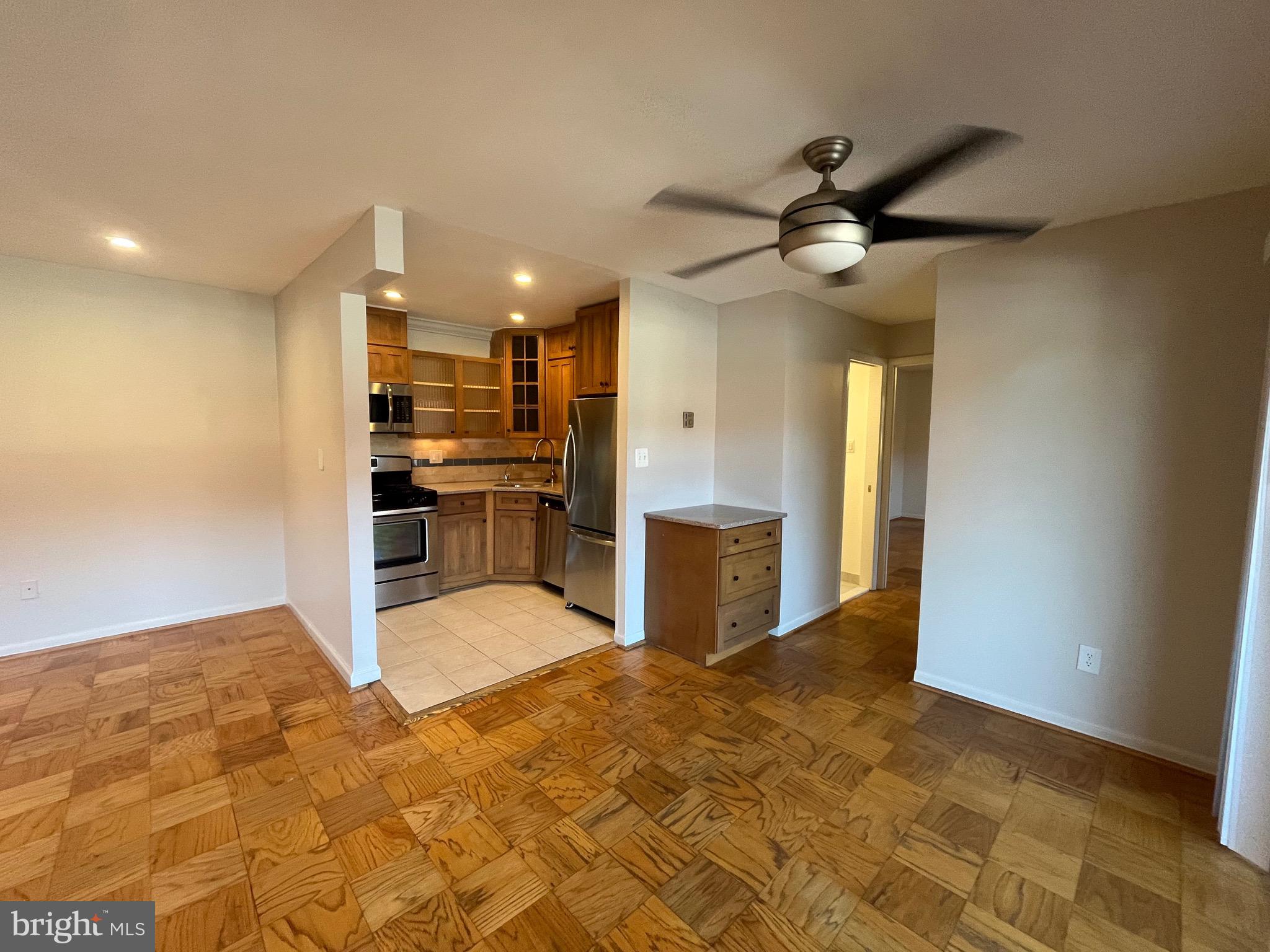 1508 S. GEORGE MASON 13