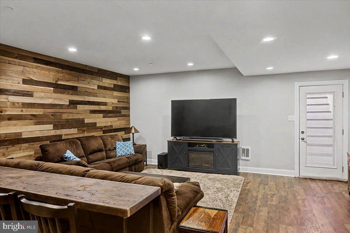 RIDINGS OF WARWICK - Residential