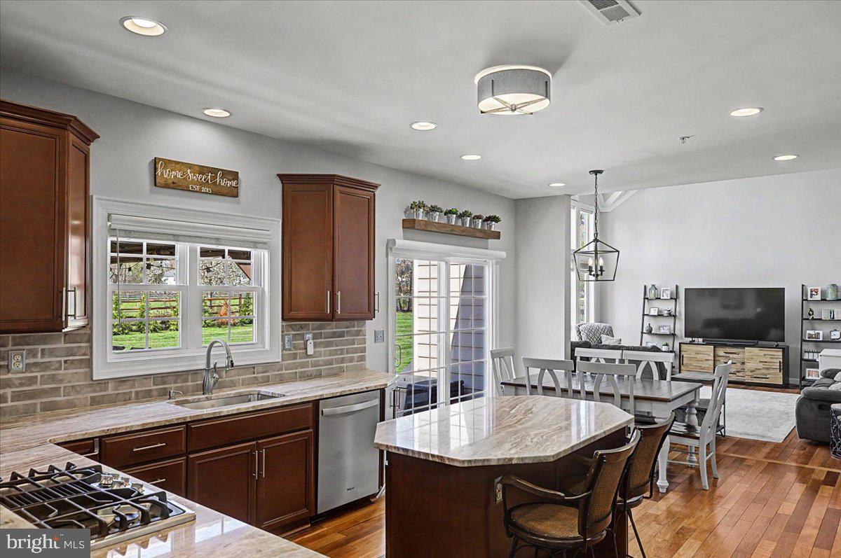 RIDINGS OF WARWICK - Residential