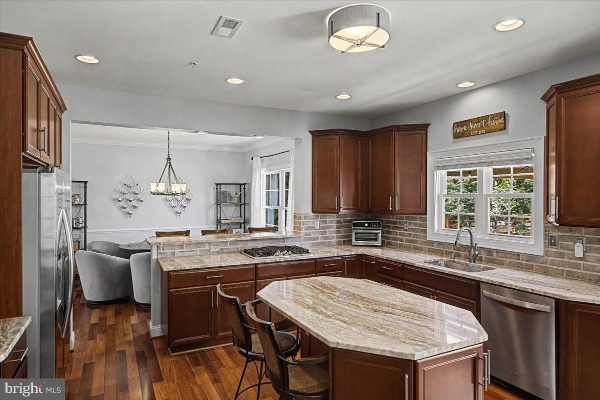 RIDINGS OF WARWICK - Residential