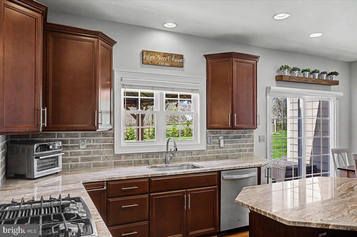 RIDINGS OF WARWICK - Residential