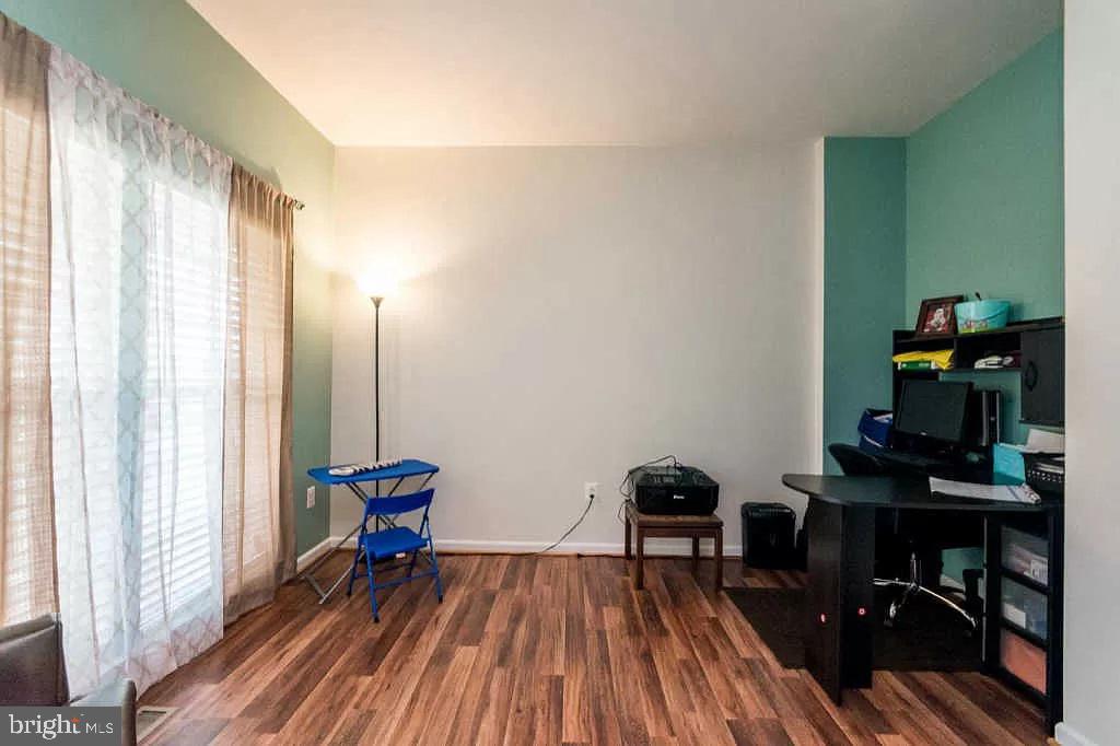 HUNTFIELD - Residential Lease