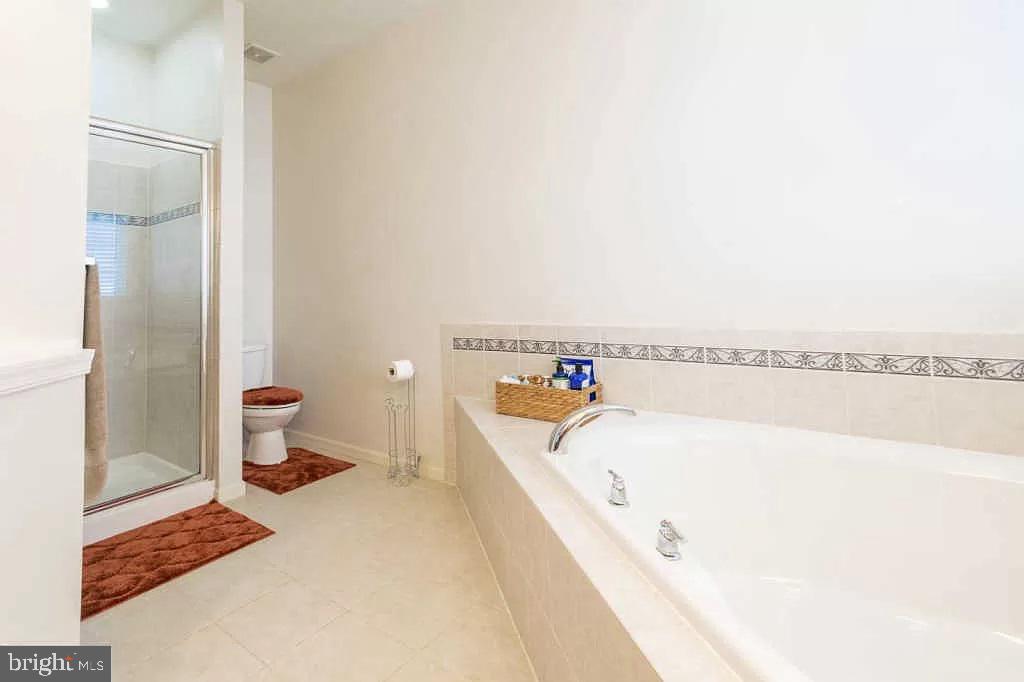 HUNTFIELD - Residential Lease