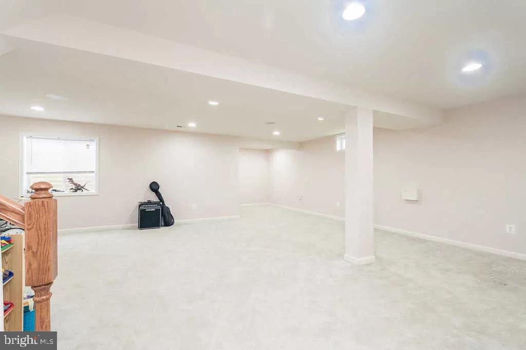 HUNTFIELD - Residential Lease