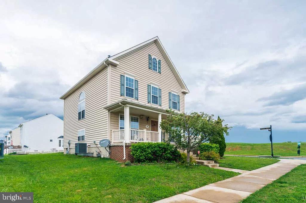 HUNTFIELD - Residential Lease