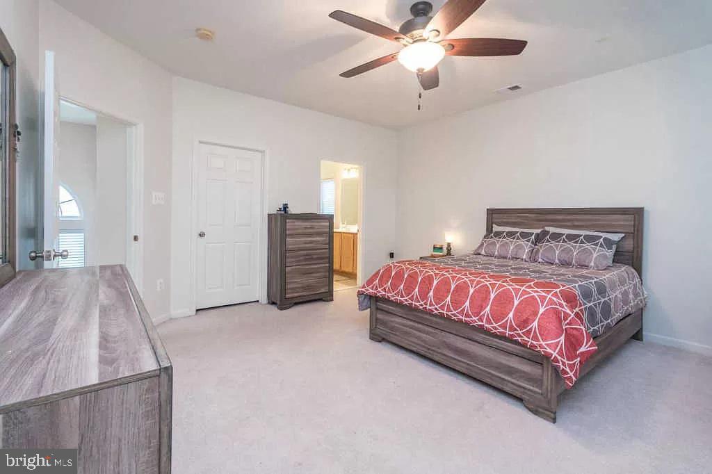 HUNTFIELD - Residential Lease