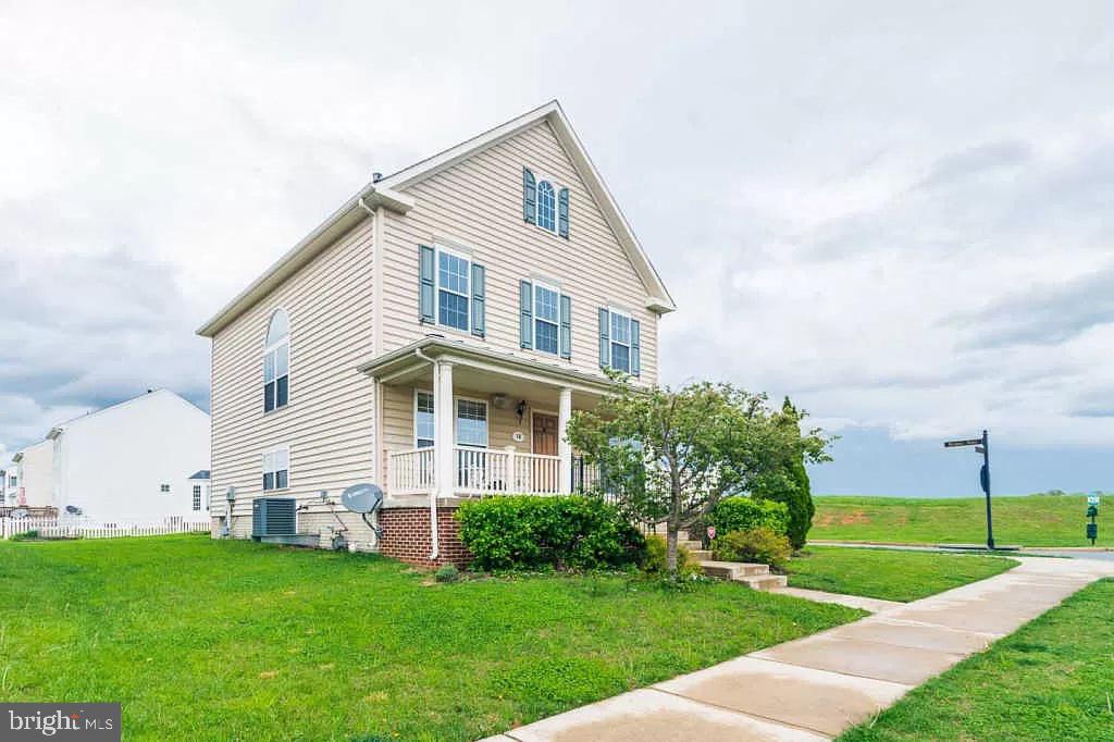 HUNTFIELD - Residential Lease