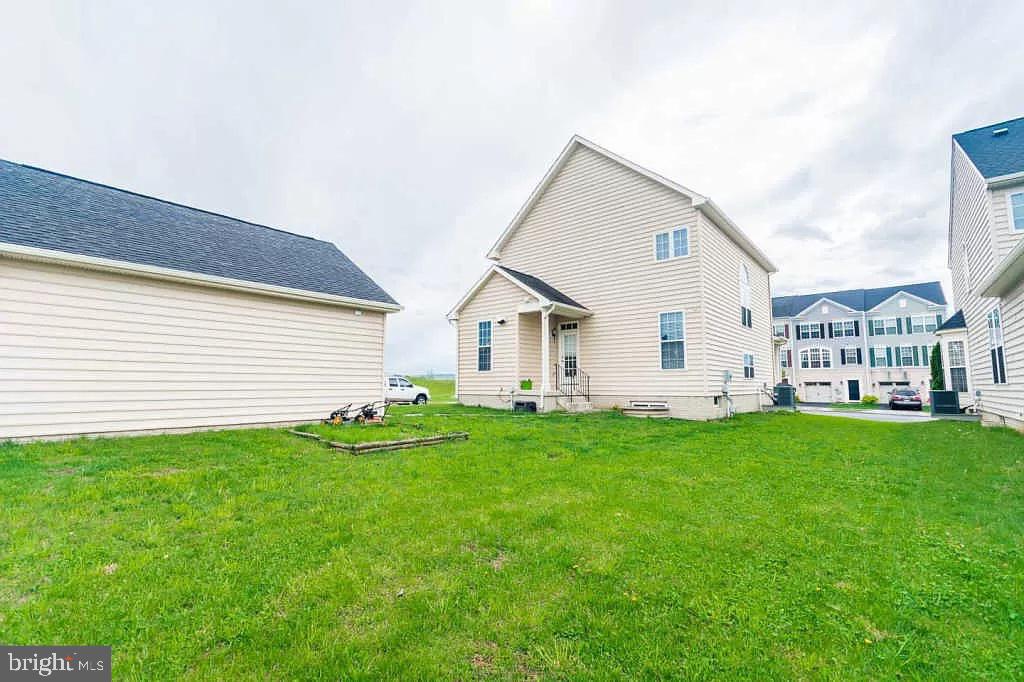 HUNTFIELD - Residential Lease