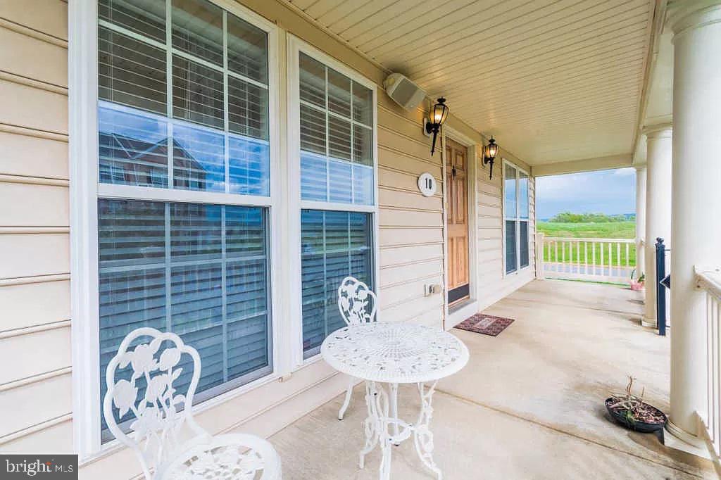 HUNTFIELD - Residential Lease