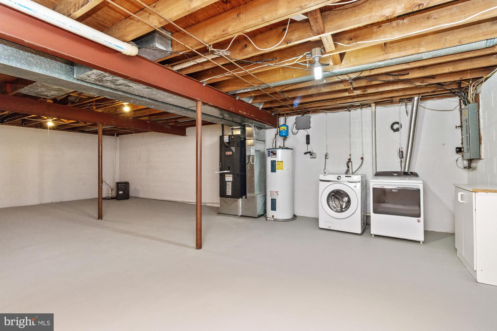 HARLAN SQUARE CONDOMINIUMS - Residential Lease