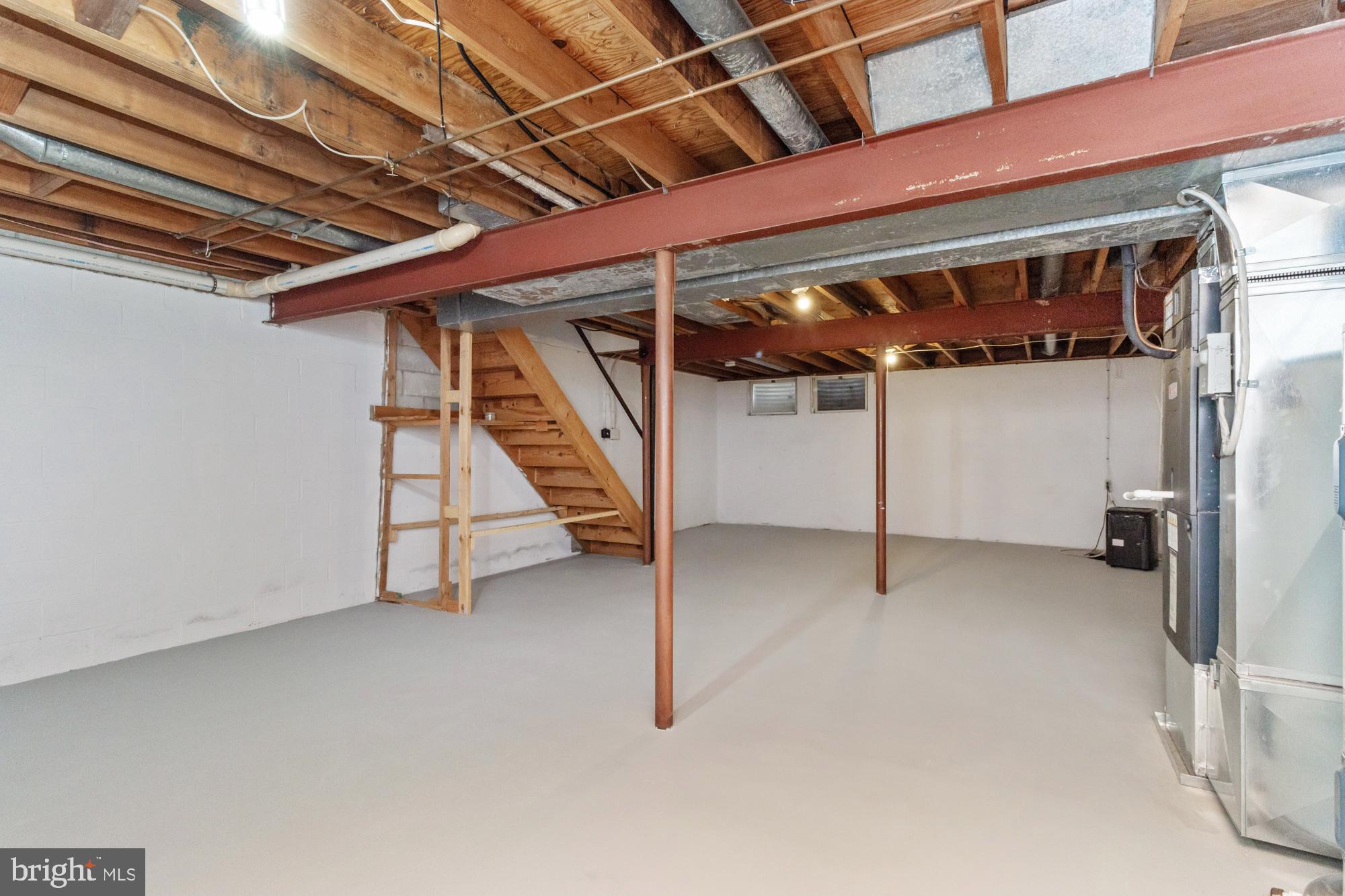 HARLAN SQUARE CONDOMINIUMS - Residential Lease