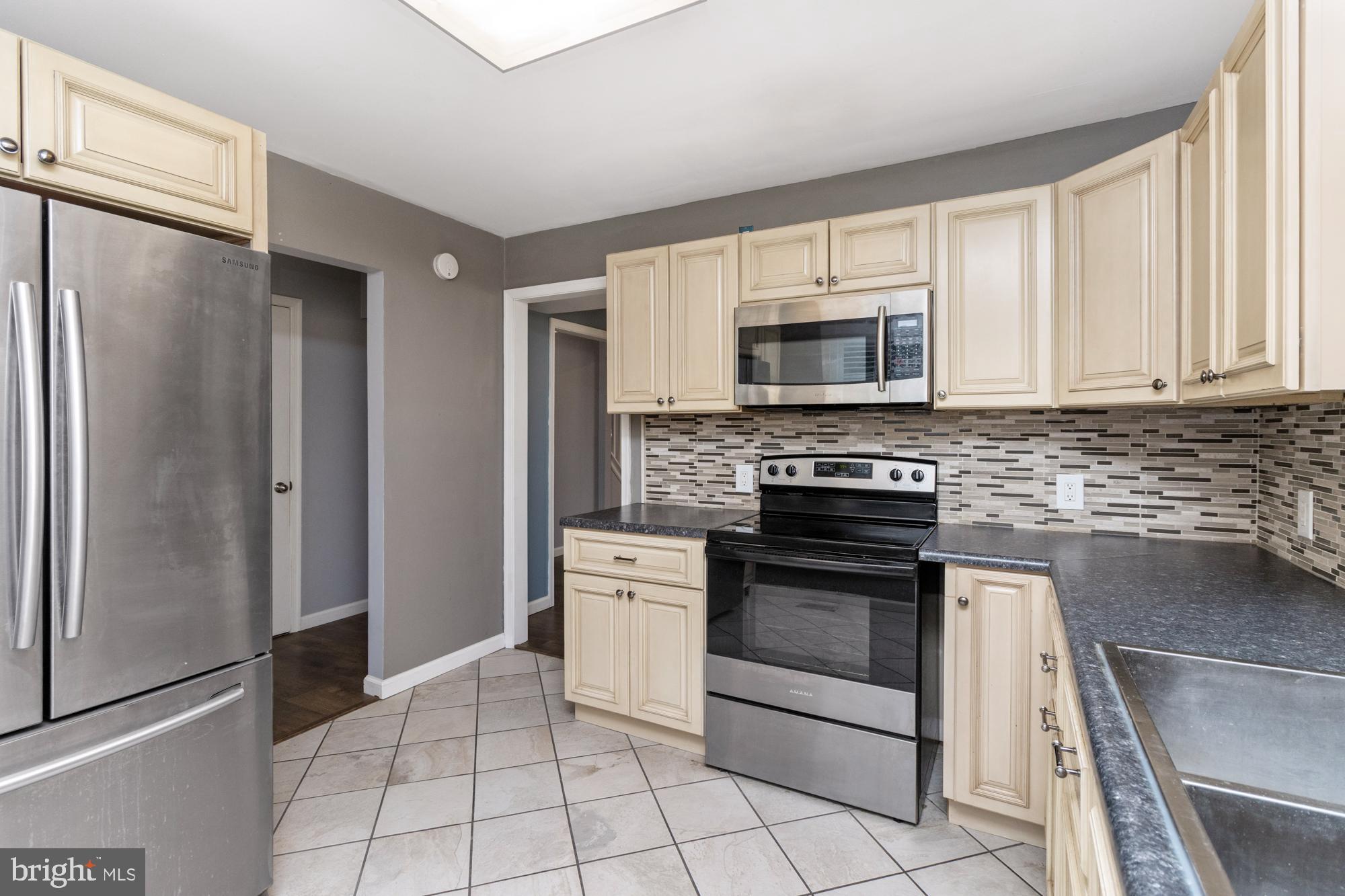 HARLAN SQUARE CONDOMINIUMS - Residential Lease