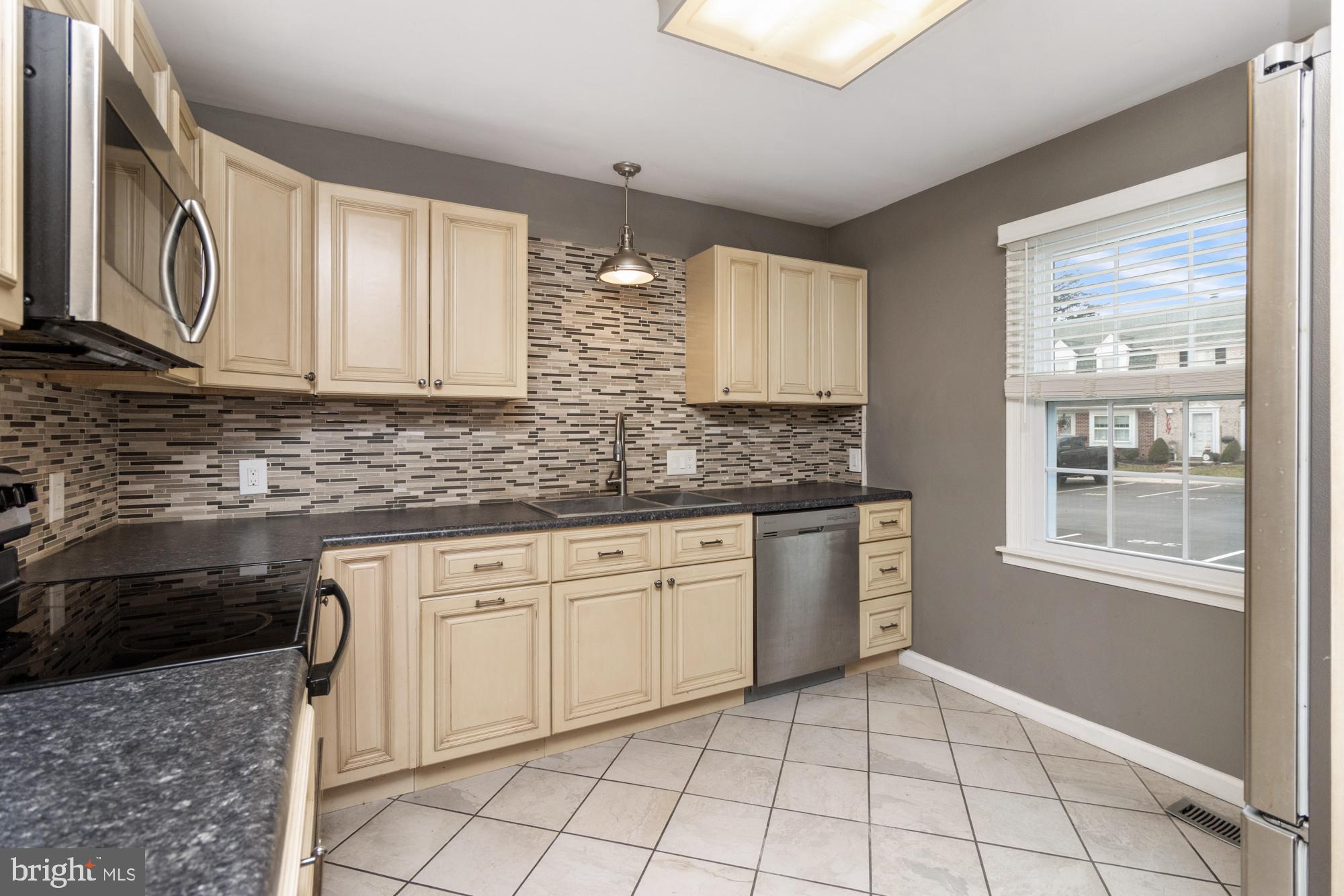 HARLAN SQUARE CONDOMINIUMS - Residential Lease