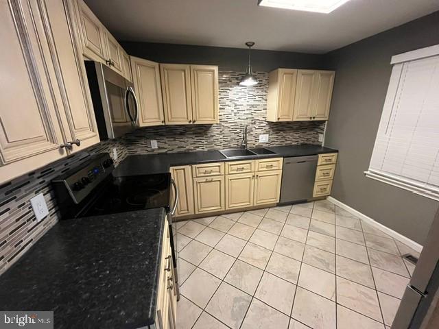 HARLAN SQUARE CONDOMINIUMS - Residential Lease