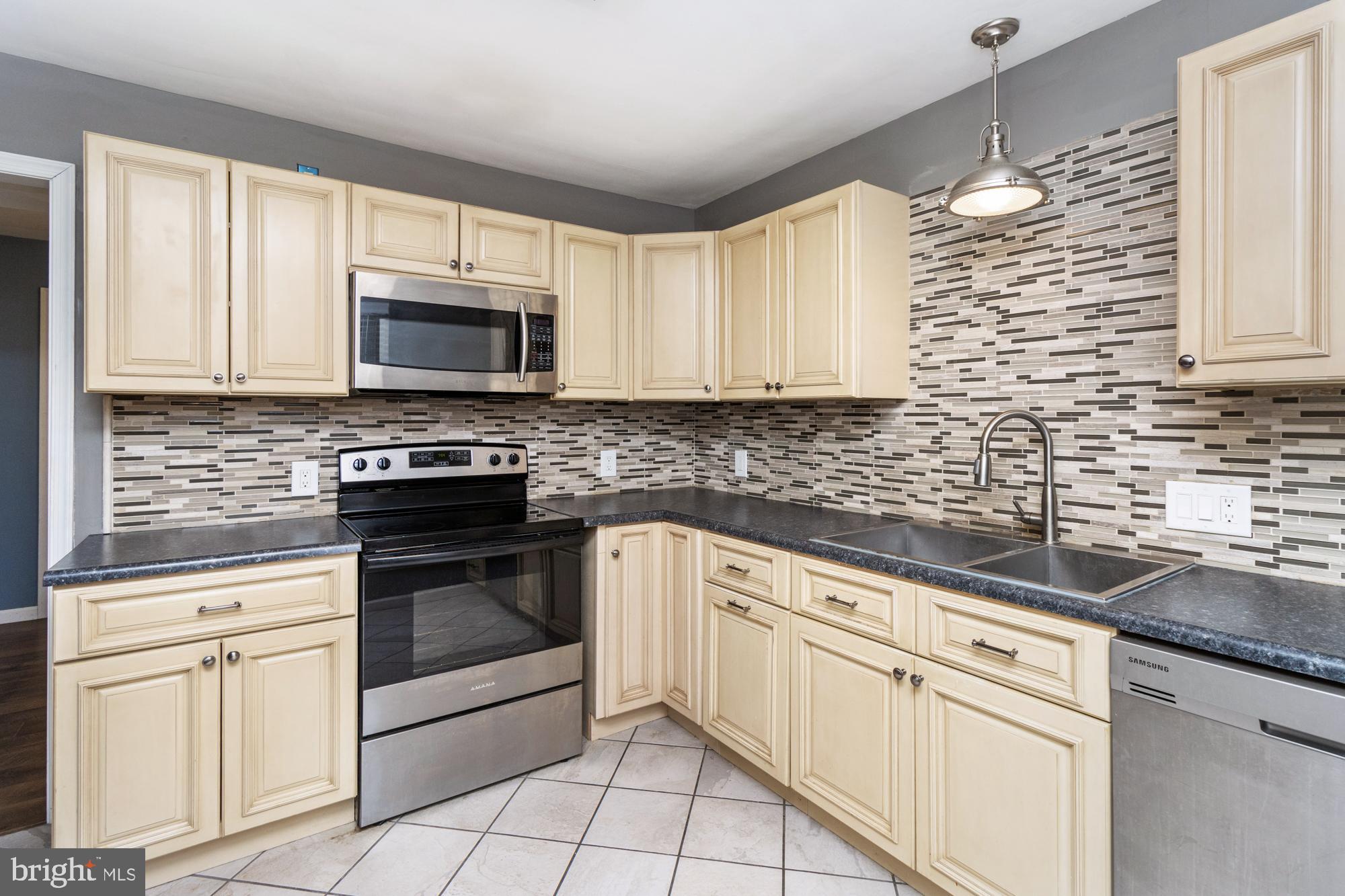 HARLAN SQUARE CONDOMINIUMS - Residential Lease