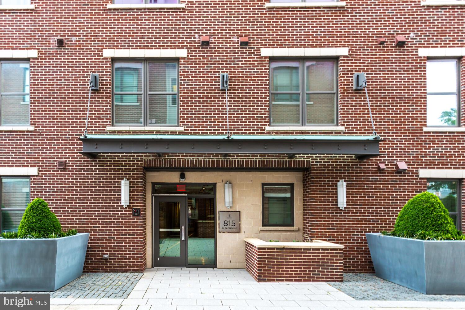 OLD TOWN COMMONS - Residential Lease