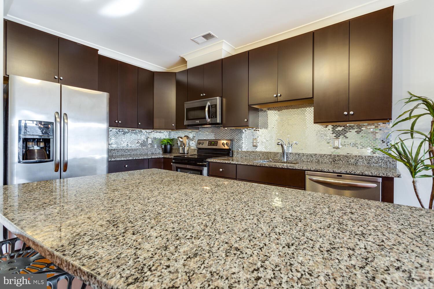 OLD TOWN COMMONS - Residential Lease