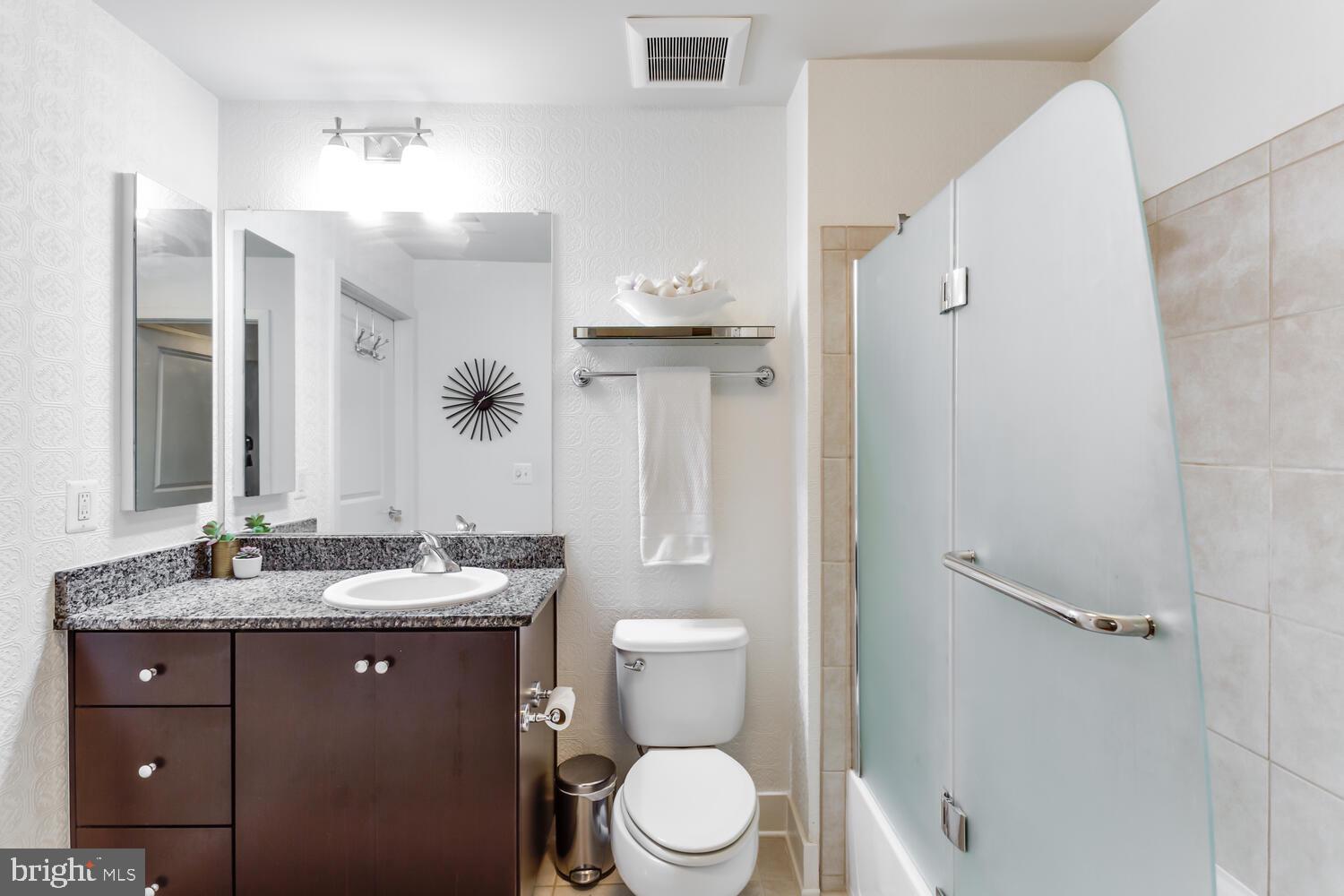 OLD TOWN COMMONS - Residential Lease