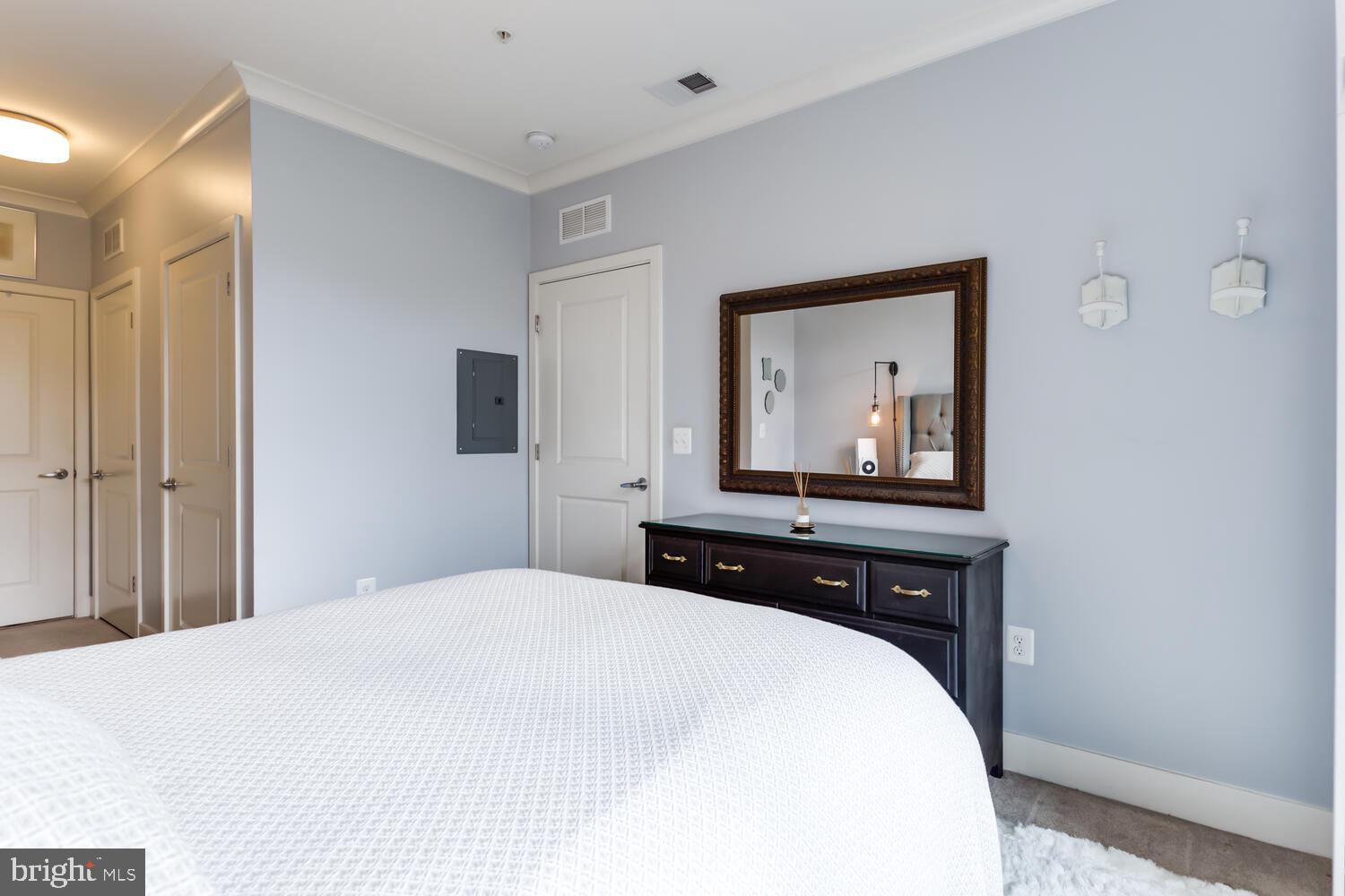 OLD TOWN COMMONS - Residential Lease