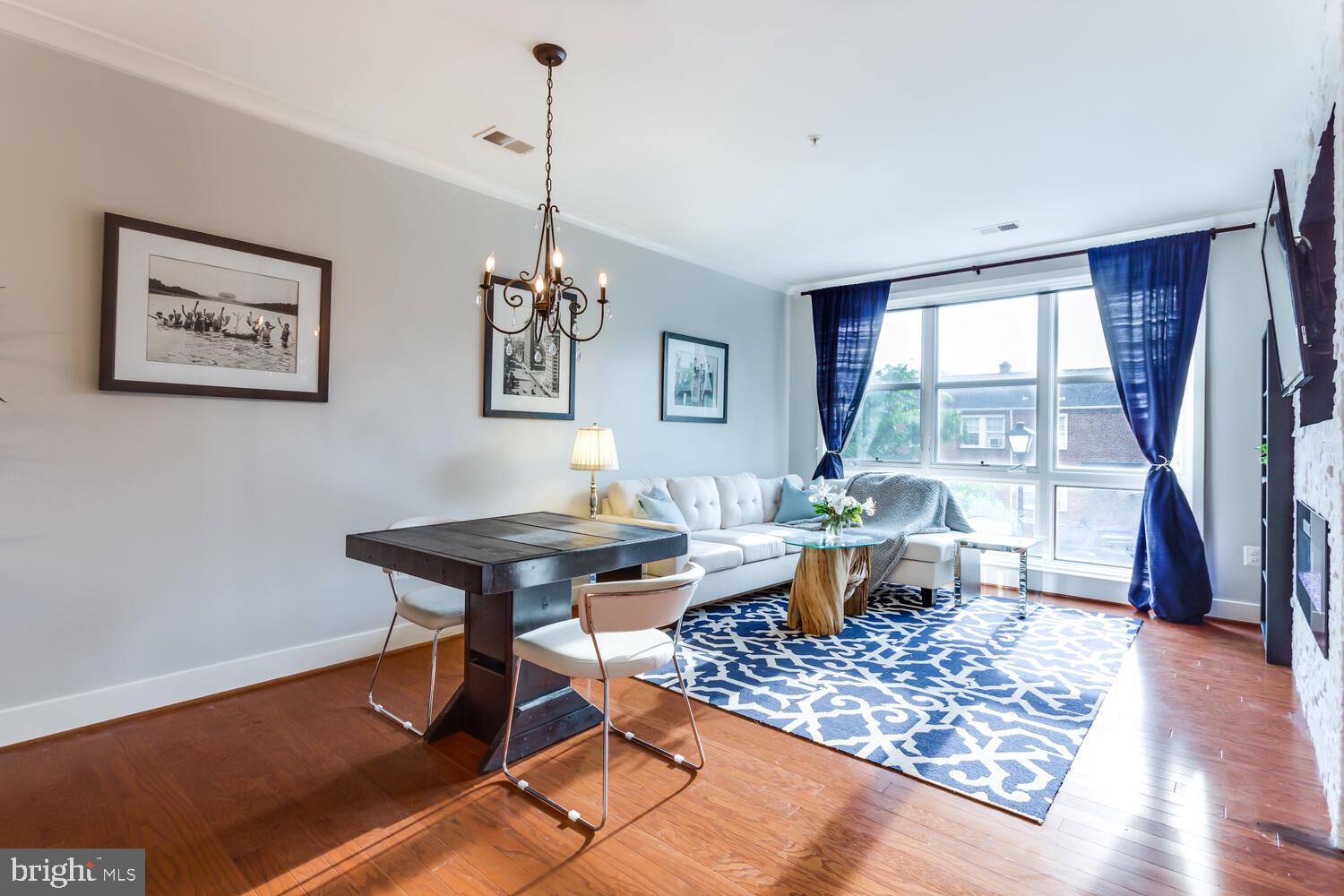OLD TOWN COMMONS - Residential Lease