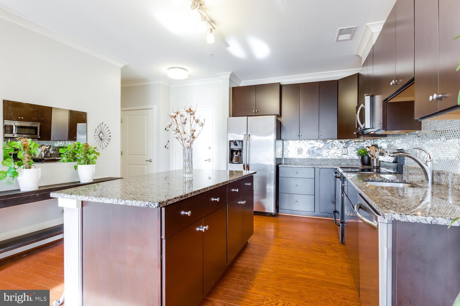 OLD TOWN COMMONS - Residential Lease