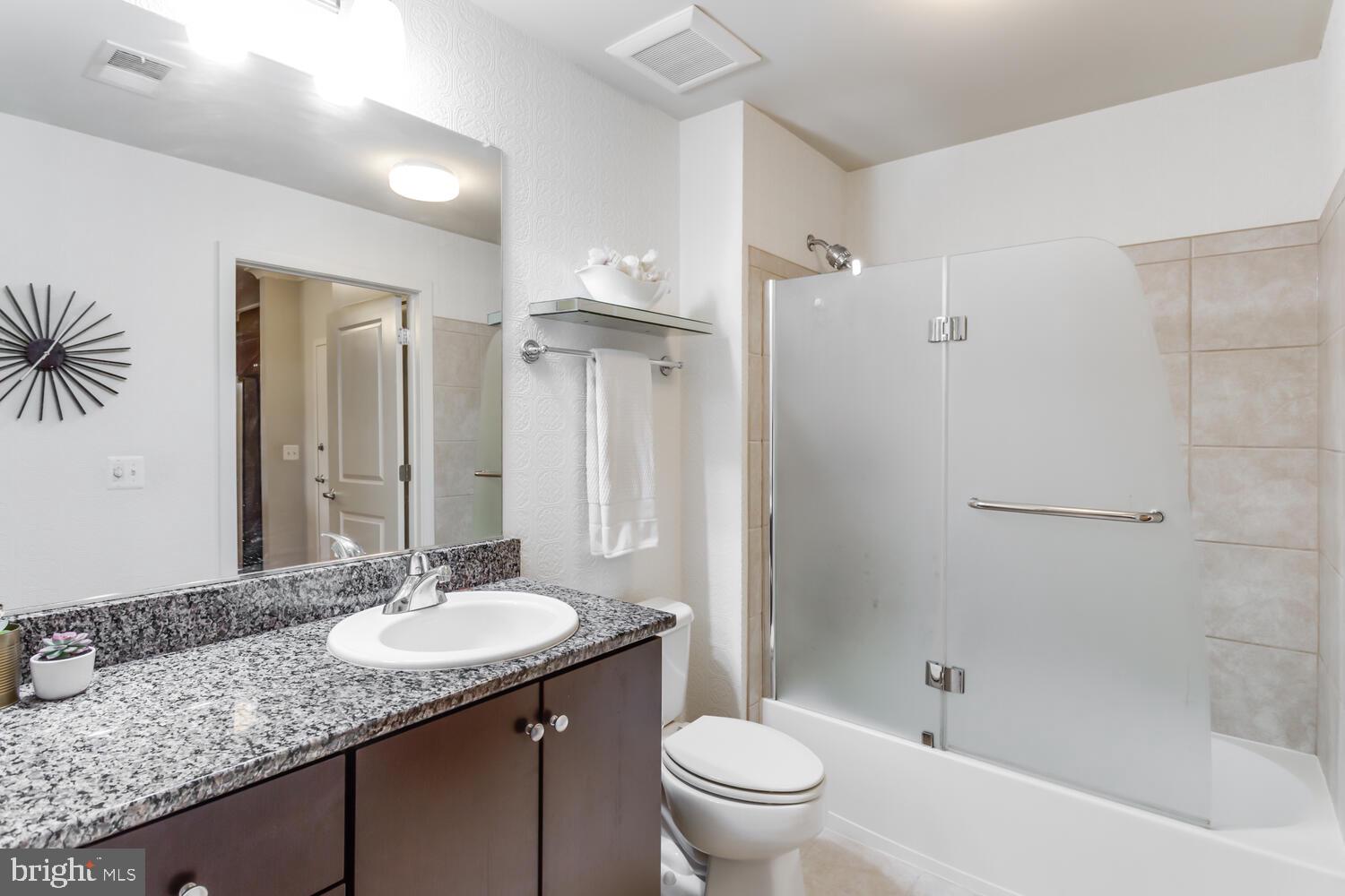 OLD TOWN COMMONS - Residential Lease